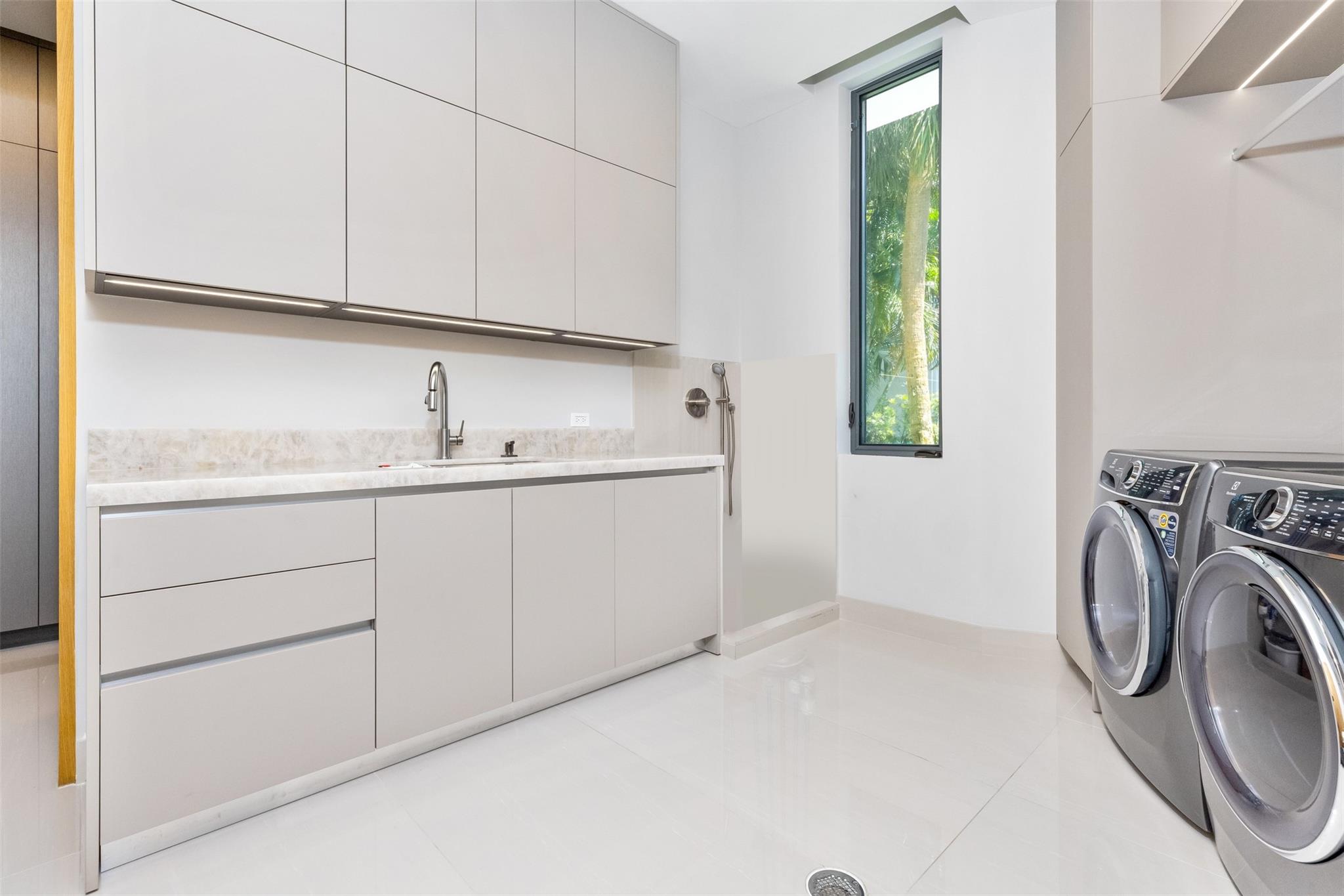 34 Minnetonka Rd,Sea Ranch Lakes, FL 33308