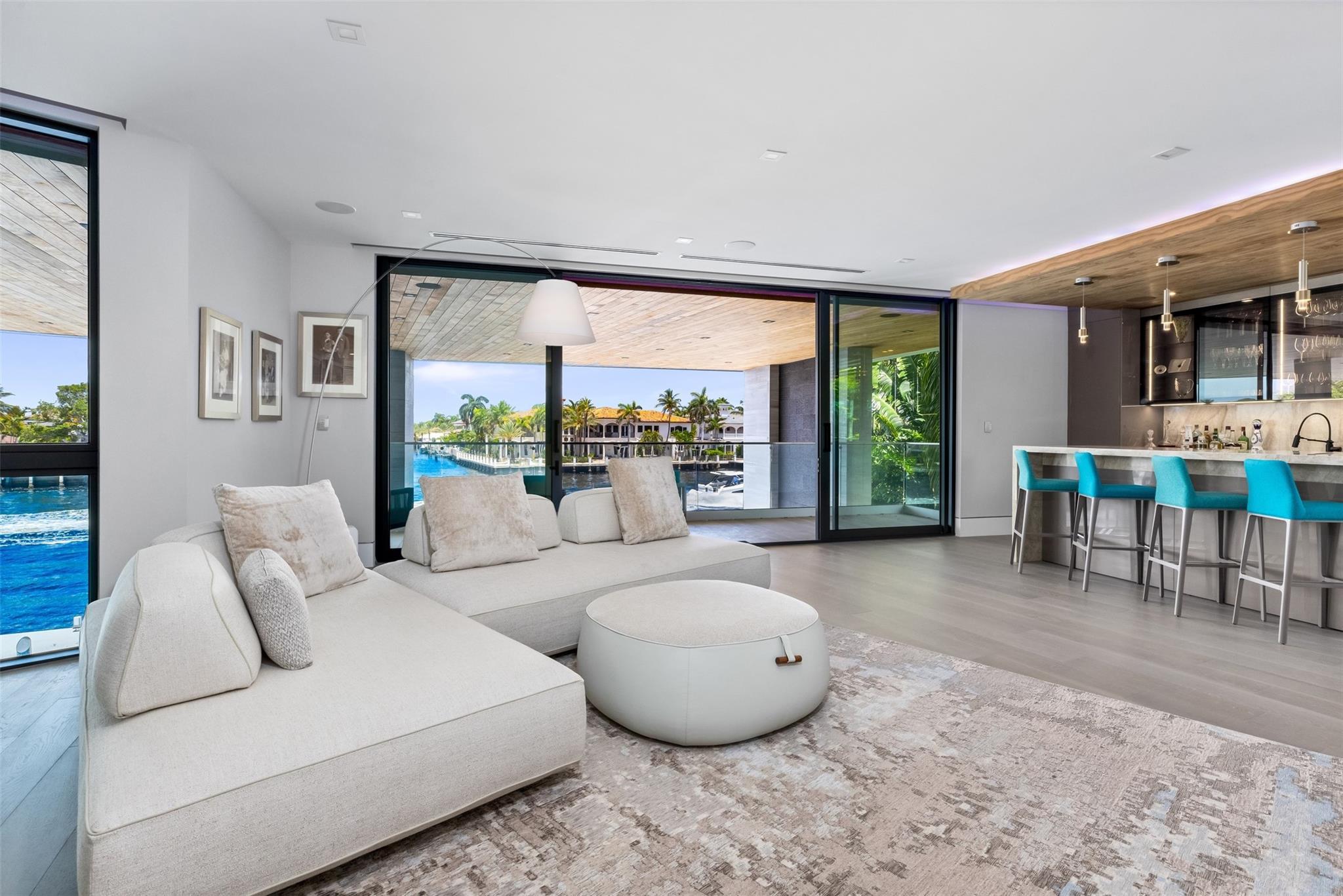 34 Minnetonka Rd,Sea Ranch Lakes, FL 33308