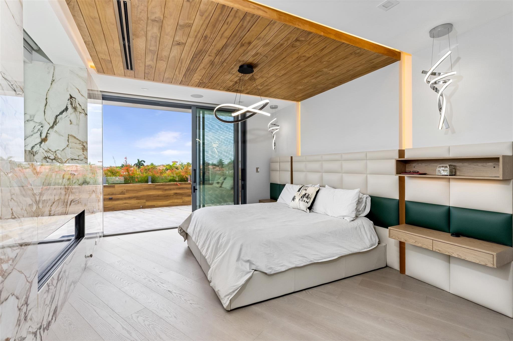 34 Minnetonka Rd,Sea Ranch Lakes, FL 33308