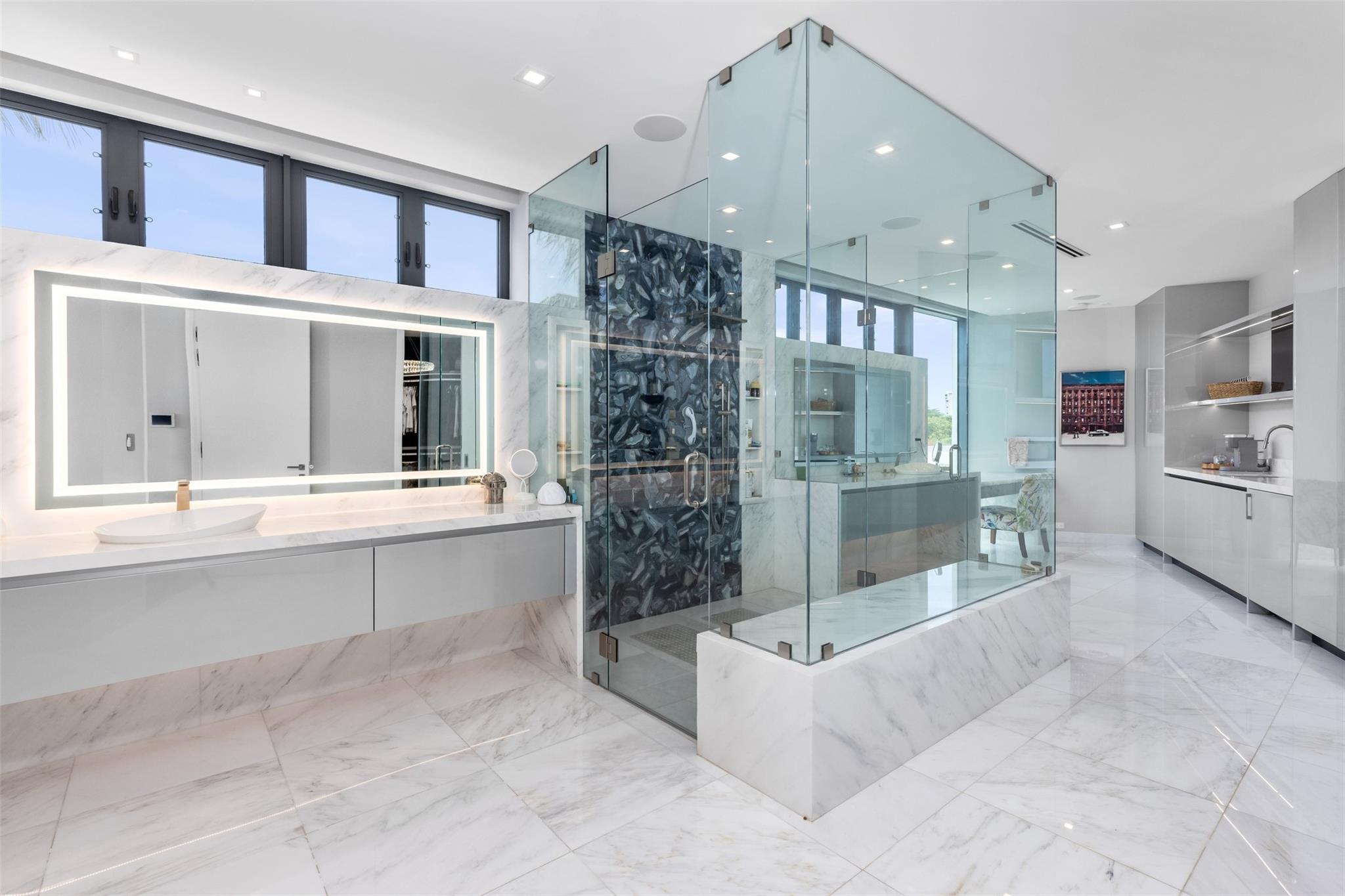 34 Minnetonka Rd,Sea Ranch Lakes, FL 33308