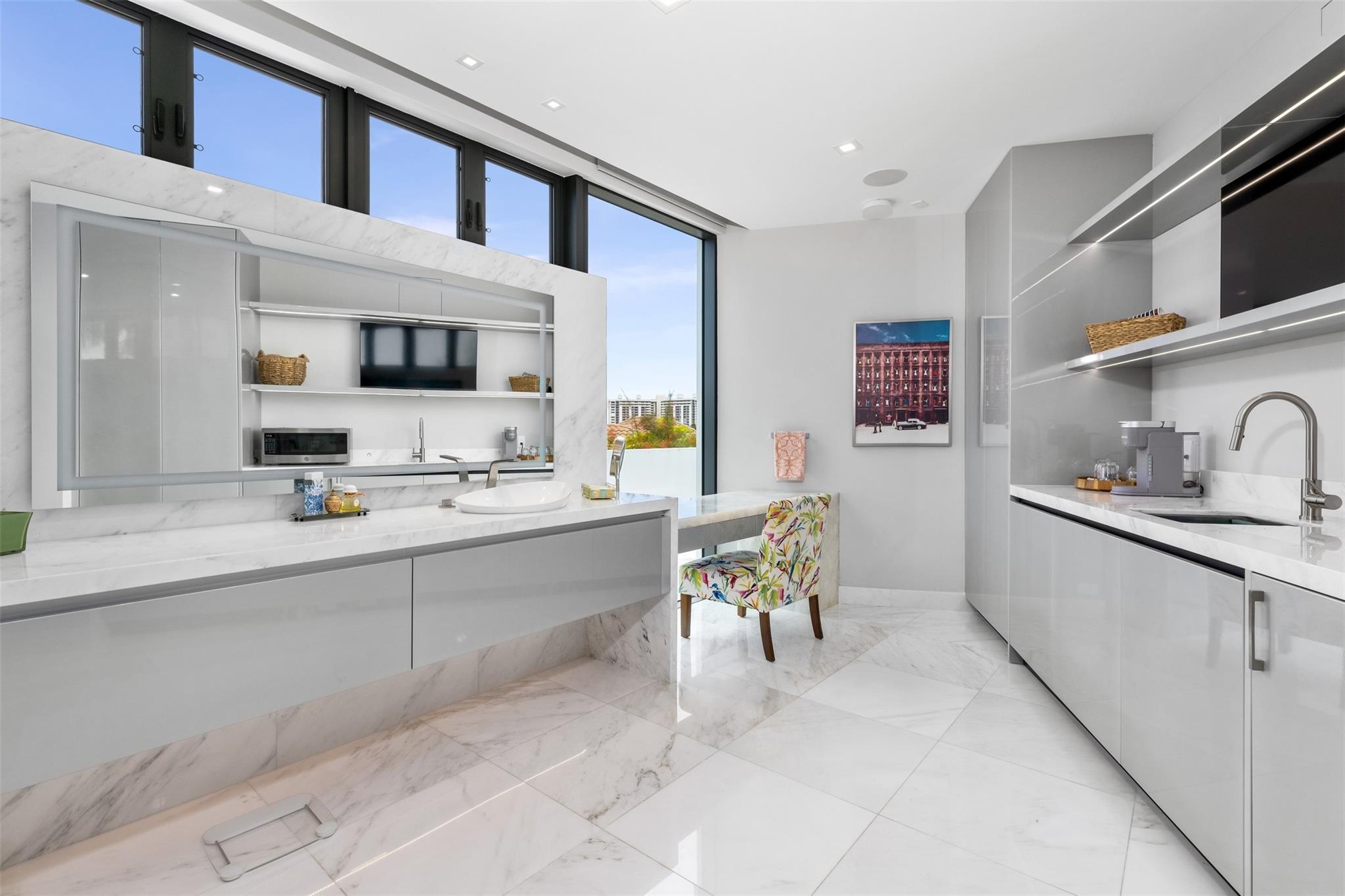 34 Minnetonka Rd,Sea Ranch Lakes, FL 33308