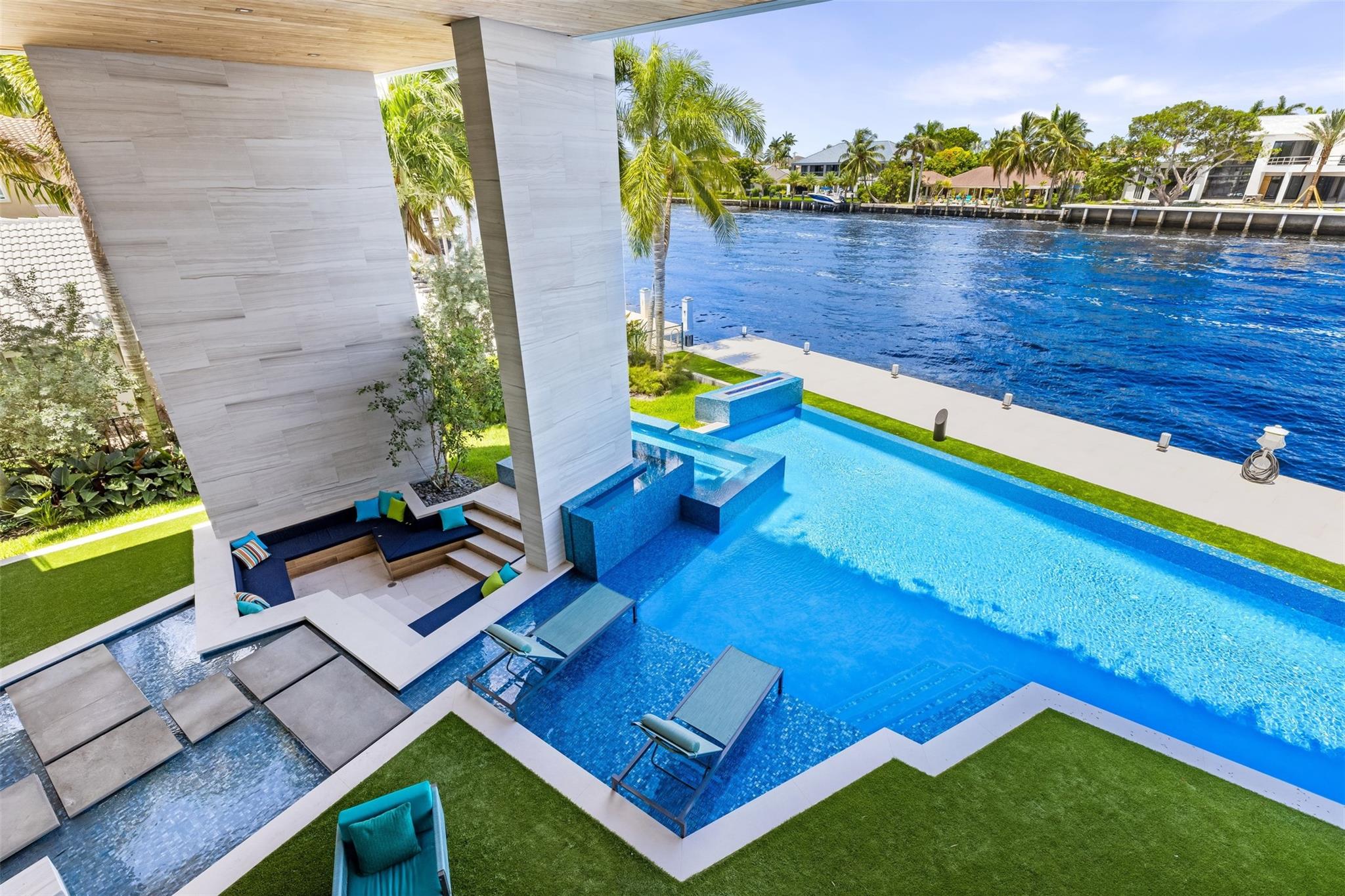 34 Minnetonka Rd,Sea Ranch Lakes, FL 33308