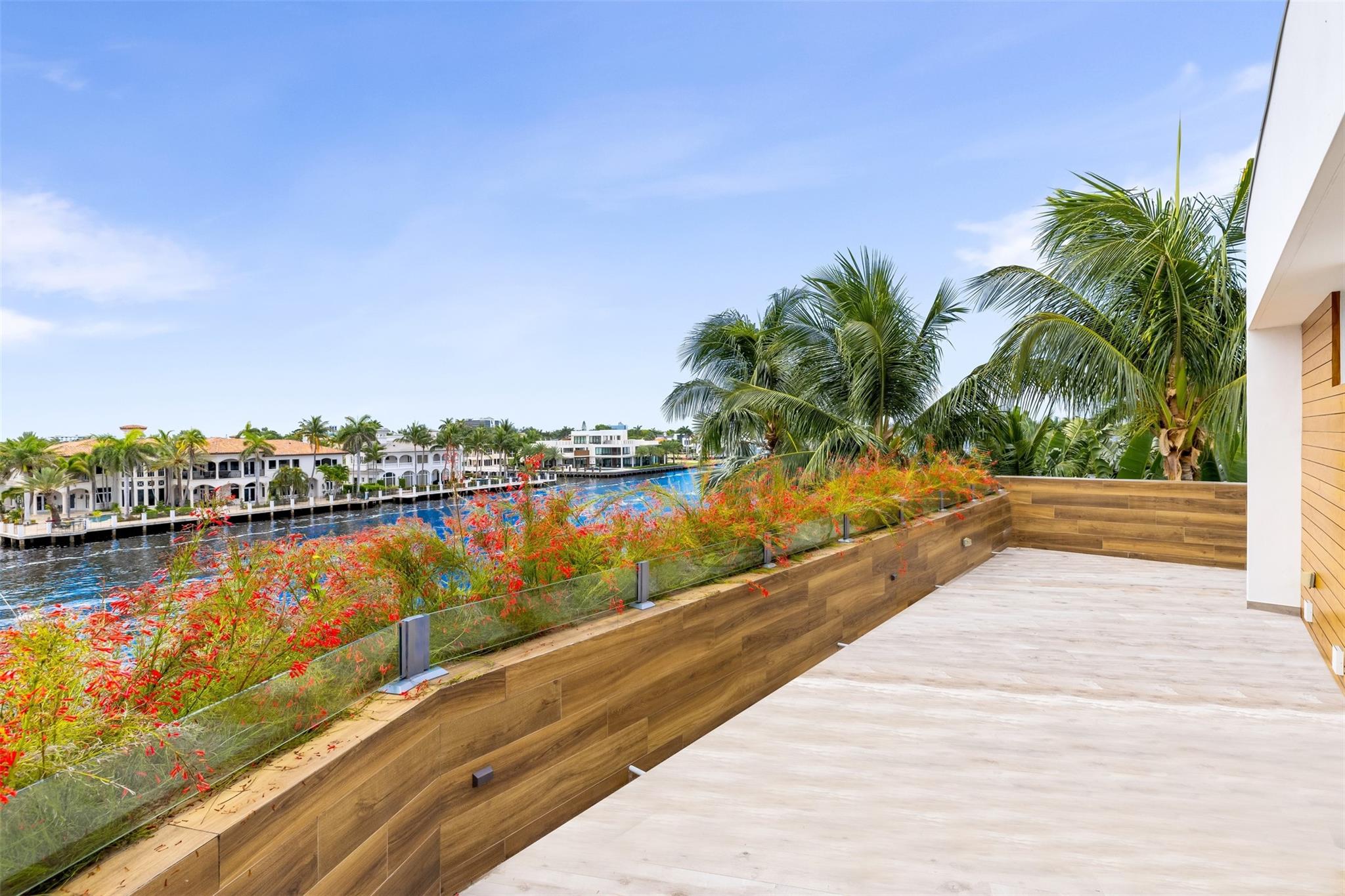 34 Minnetonka Rd,Sea Ranch Lakes, FL 33308