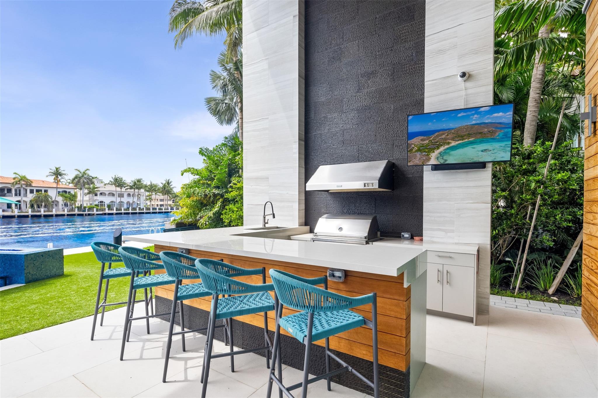 34 Minnetonka Rd,Sea Ranch Lakes, FL 33308