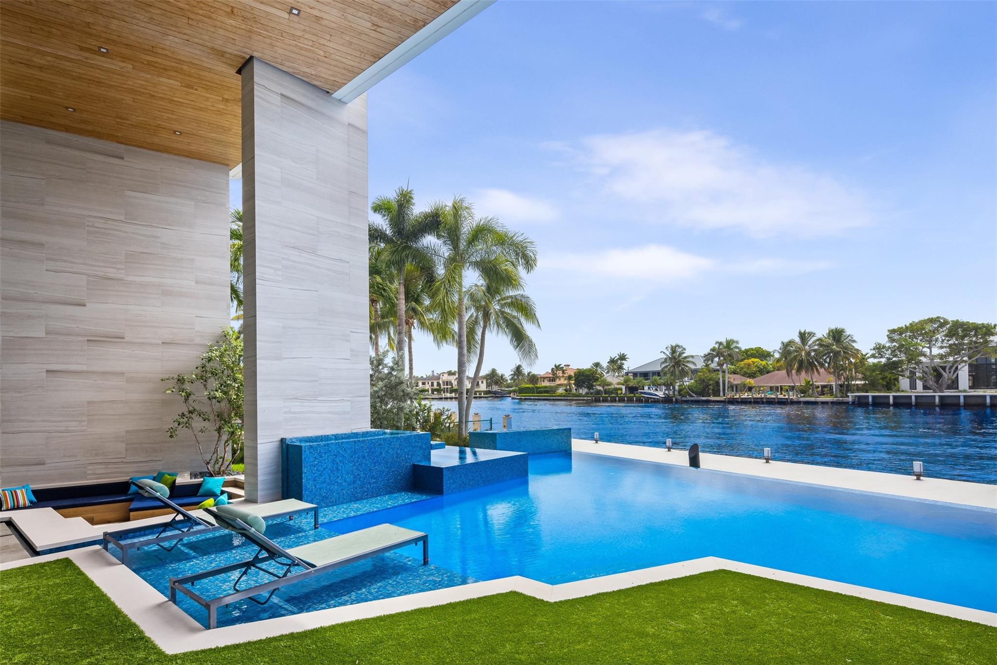 34 Minnetonka Rd,Sea Ranch Lakes, FL 33308