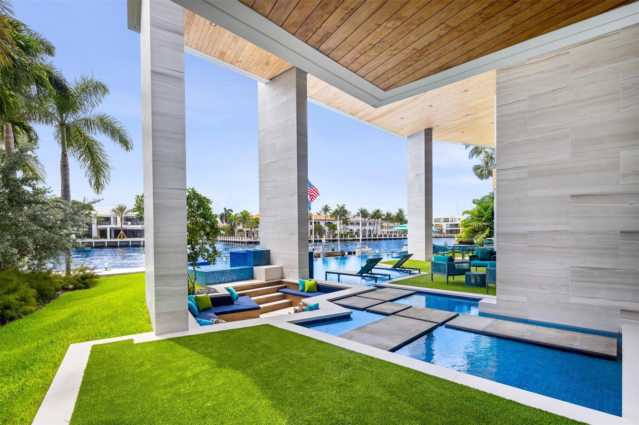 34 Minnetonka Rd,Sea Ranch Lakes, FL 33308