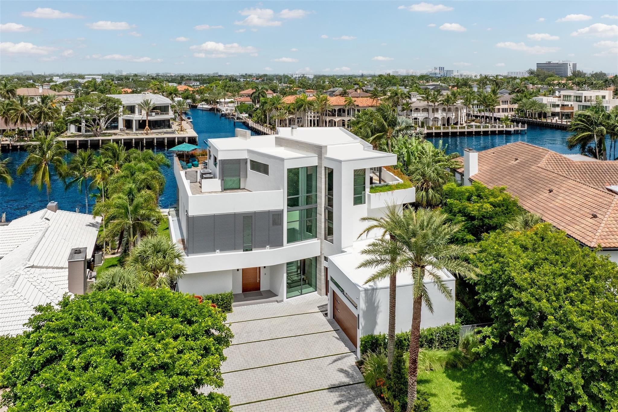 34 Minnetonka Rd,Sea Ranch Lakes, FL 33308