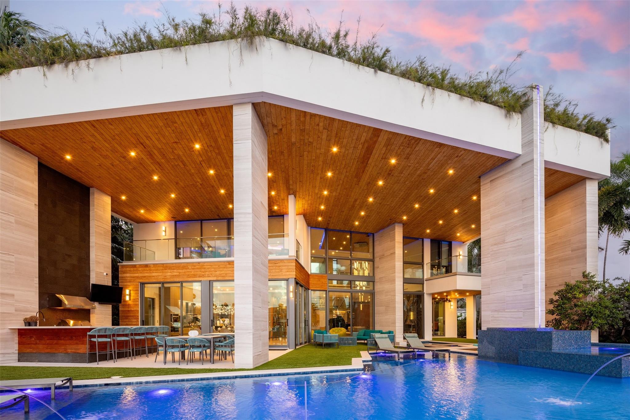 34 Minnetonka Rd,Sea Ranch Lakes, FL 33308