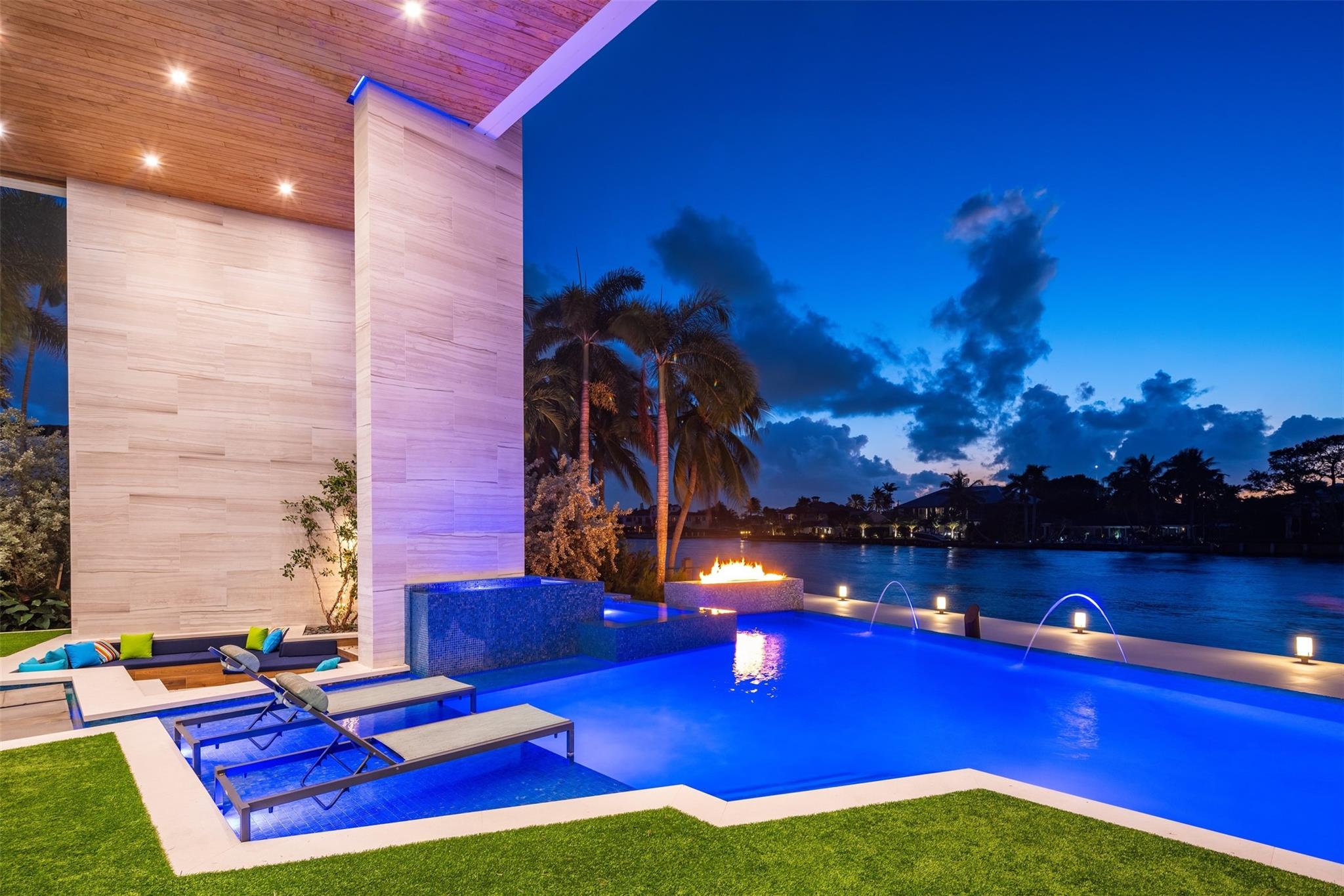 34 Minnetonka Rd,Sea Ranch Lakes, FL 33308