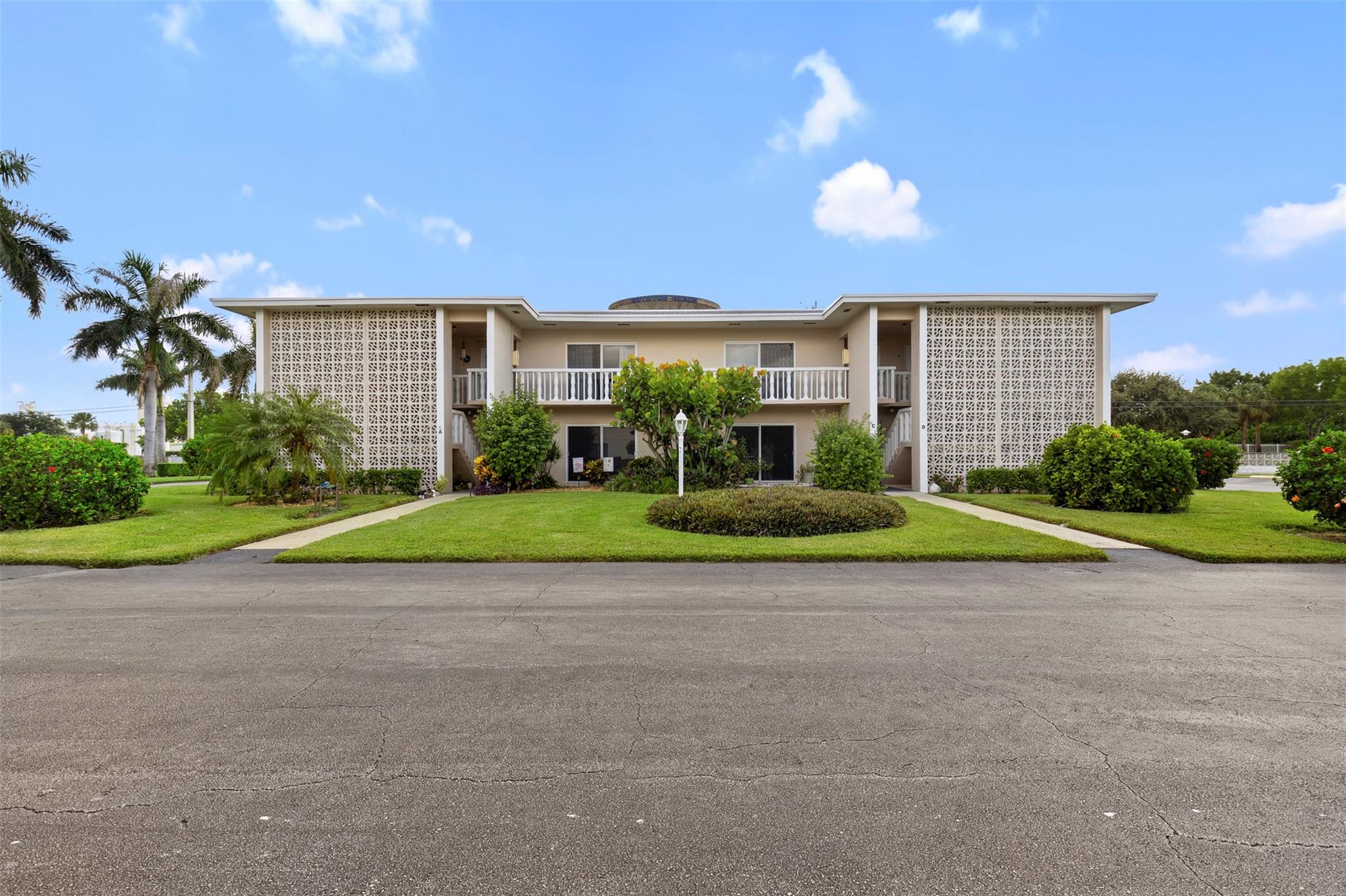 90 South Blvd #2C