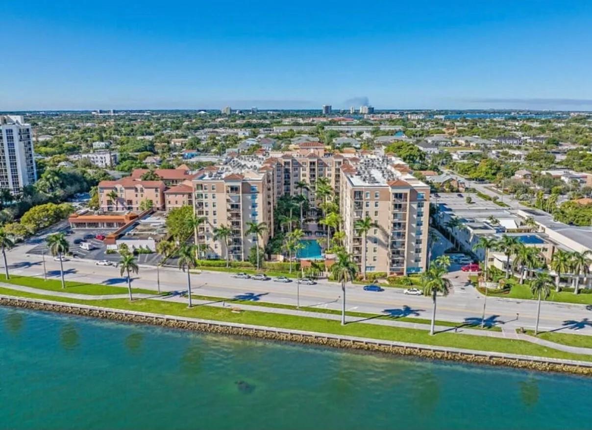 1805 N Flagler Dr #208