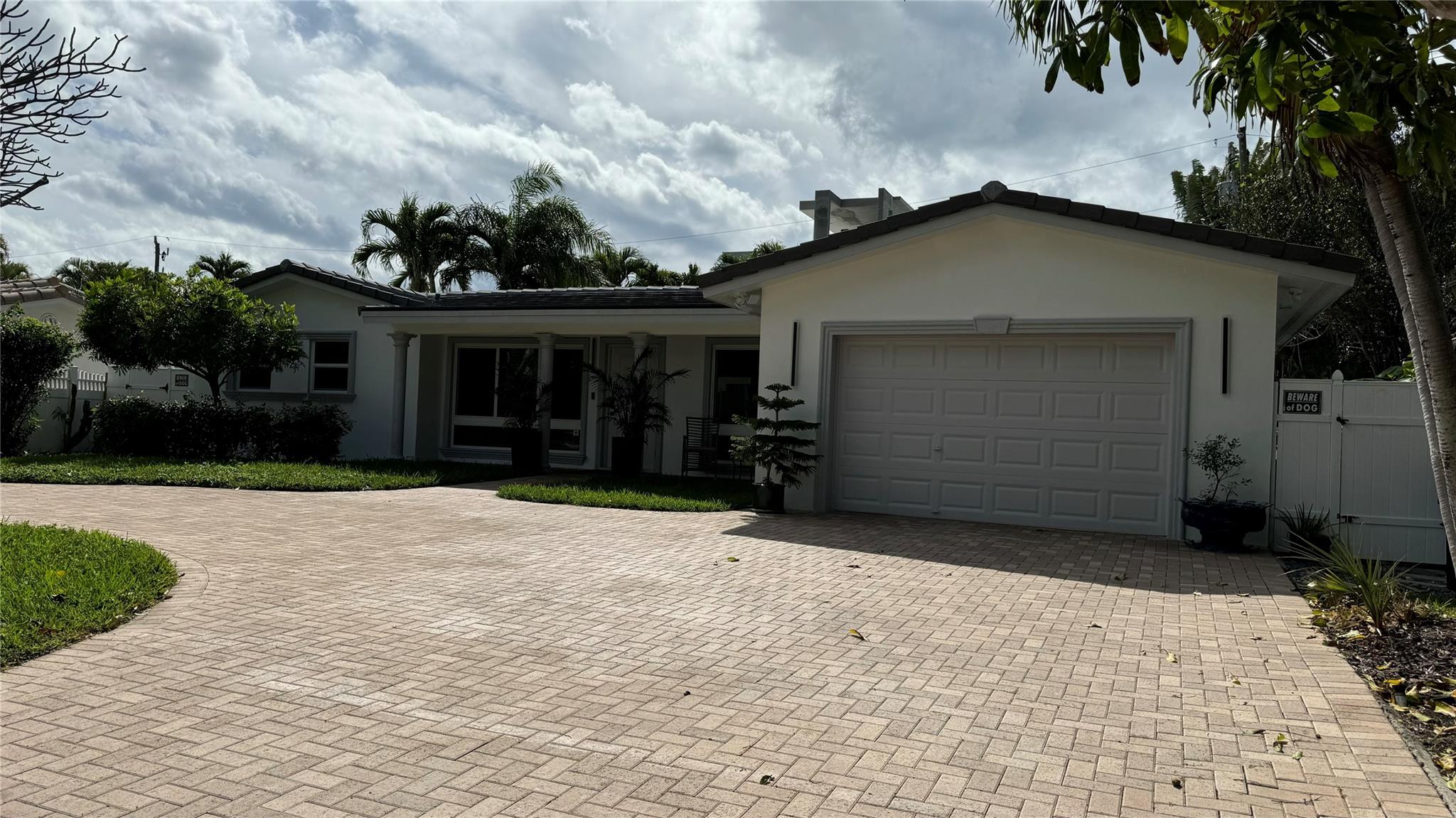 3204 Robbins Rd