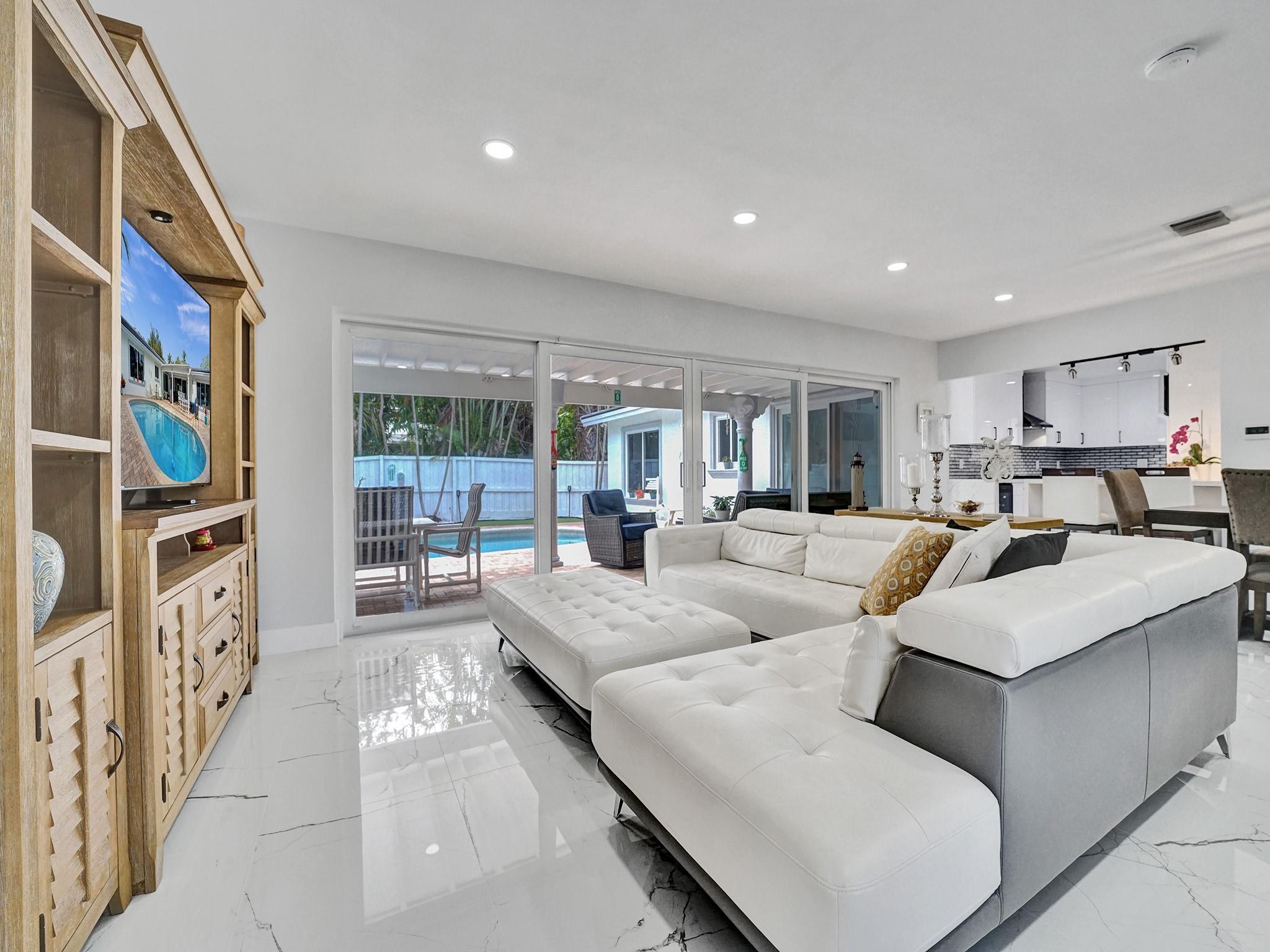 3204 Robbins Rd Pompano Beach, FL 33062