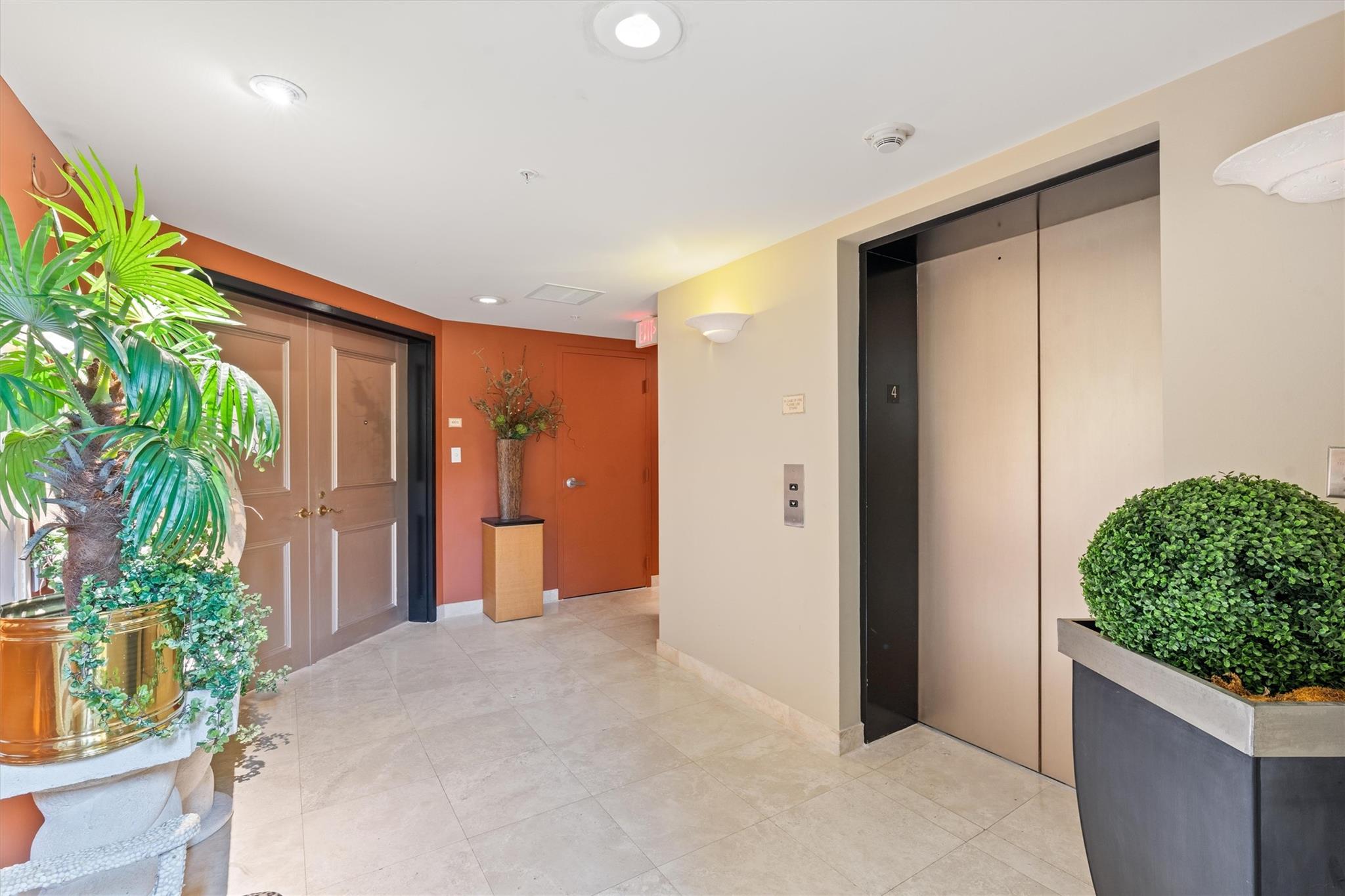 209 N Birch Rd #401 Fort Lauderdale, FL 33304