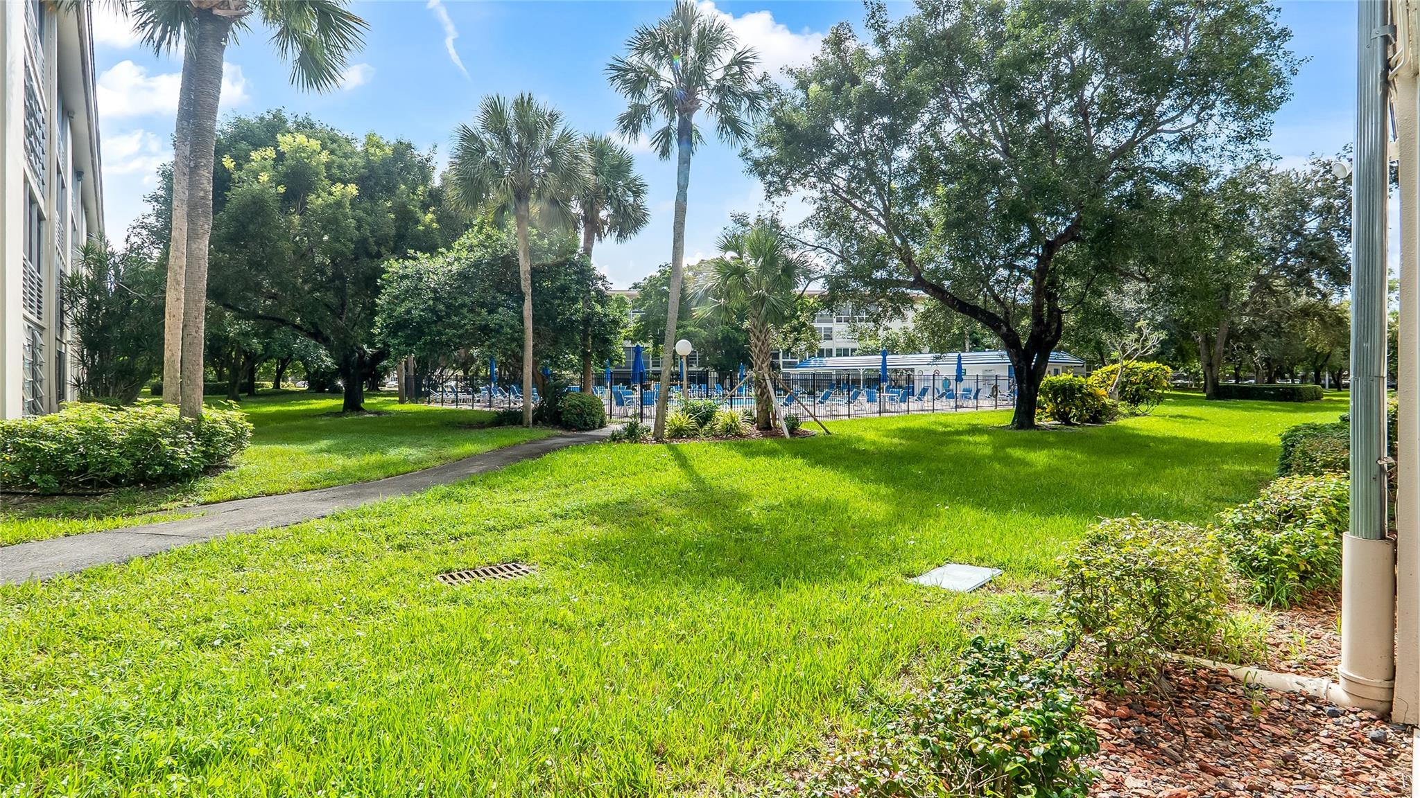 2201 W Lucaya Bnd #A1