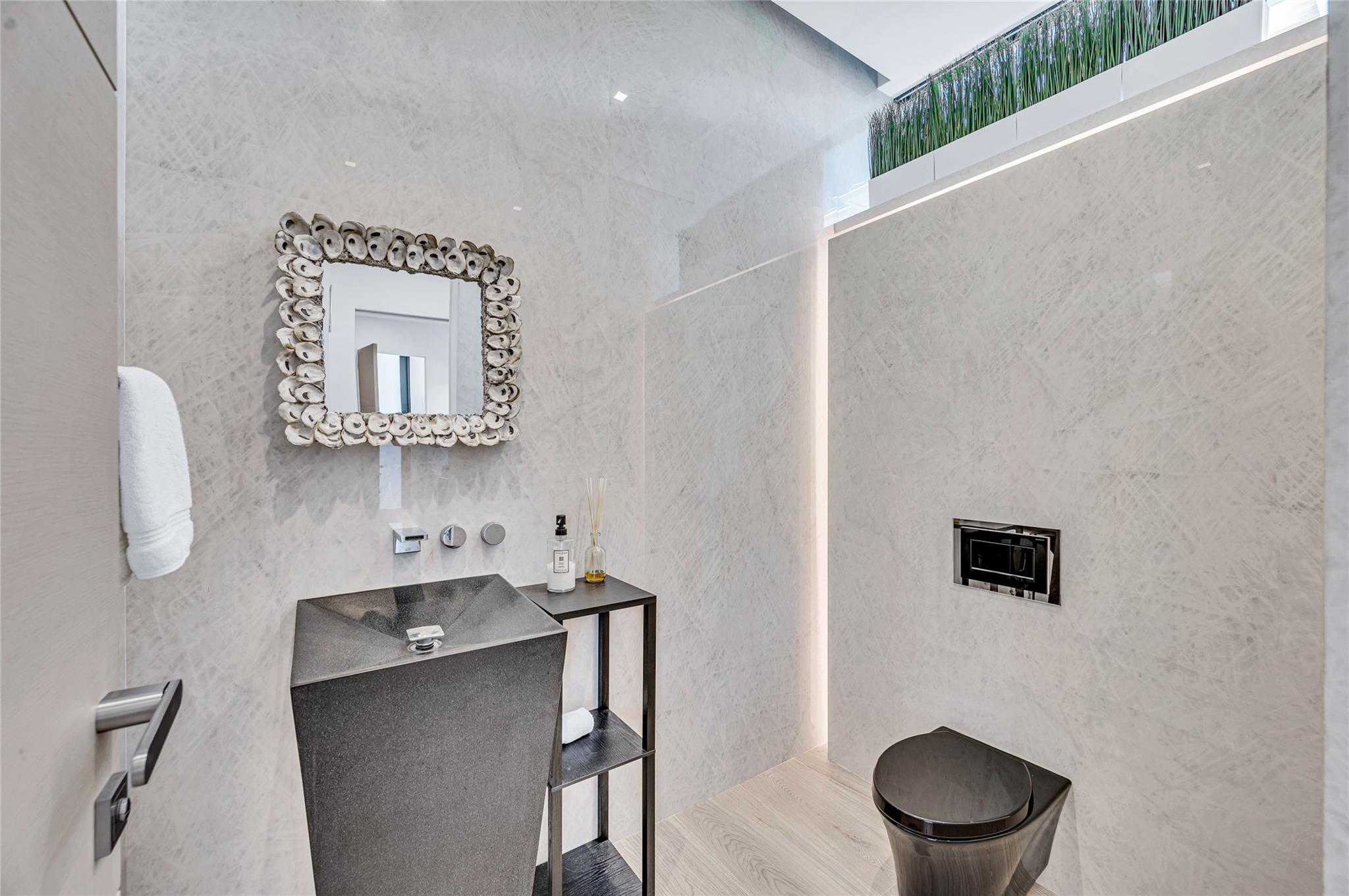 408 Coral Way Fort Lauderdale, FL 33301 408 Coral Way Fort Lauderdale, FL 33301