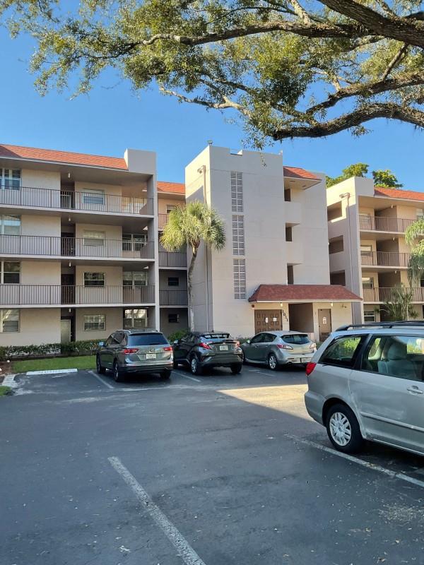 1811 Sabal Palm Dr #202