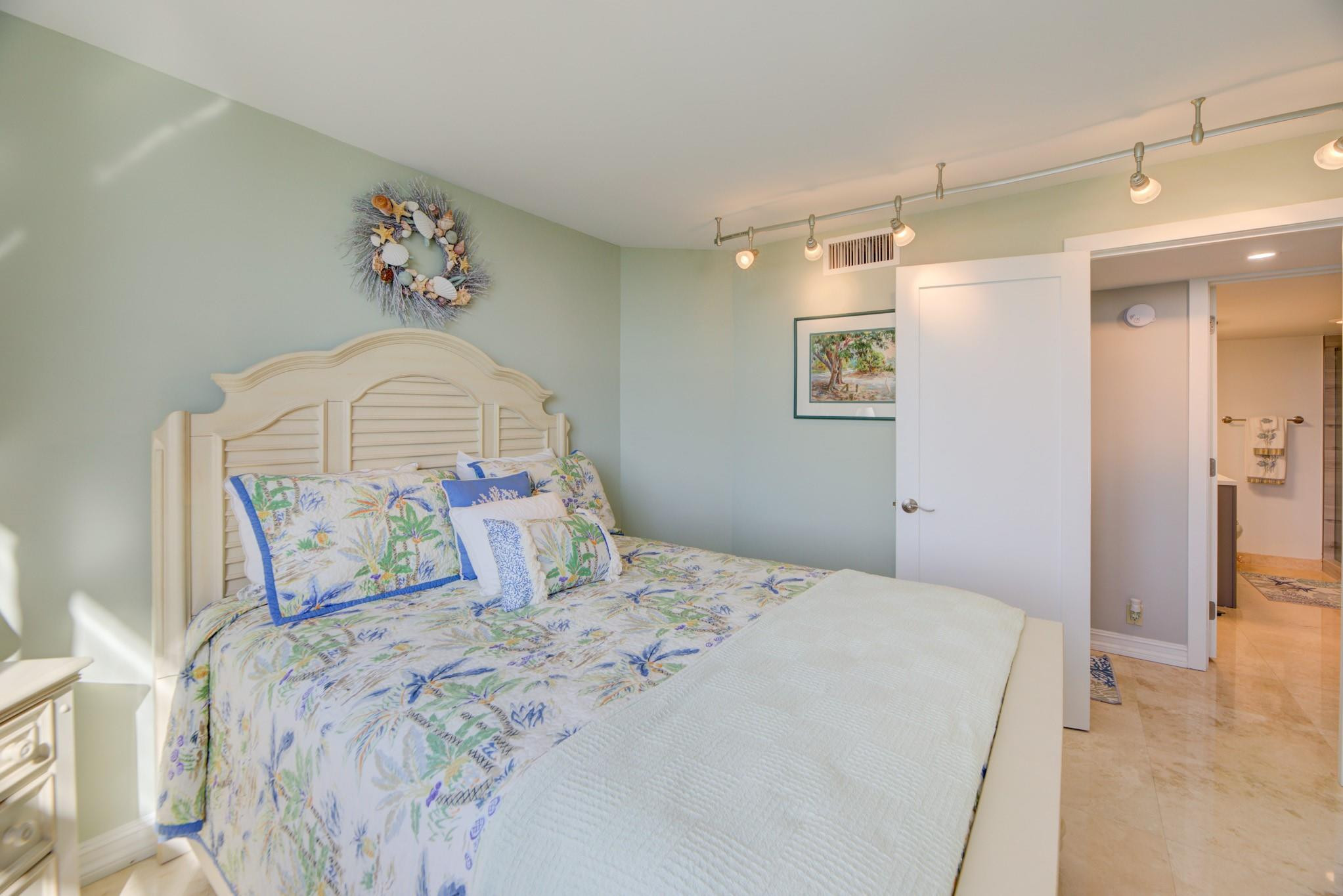 1 Las Olas Cir #1205 Fort Lauderdale, FL 33316