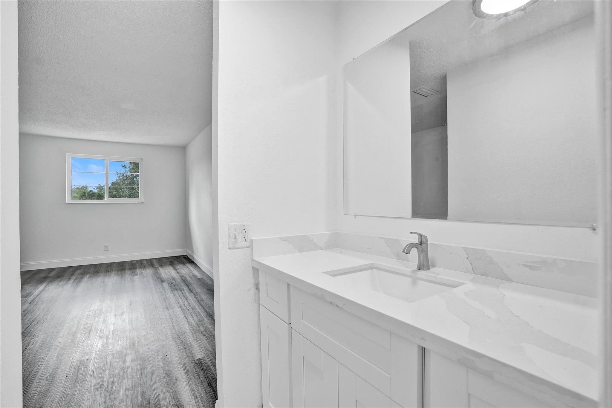 7175 Nova Dr #108 Davie, FL 33317