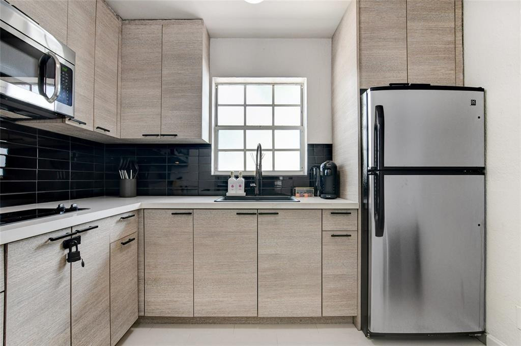 1007 SE 2nd Fort Lauderdale, FL 0