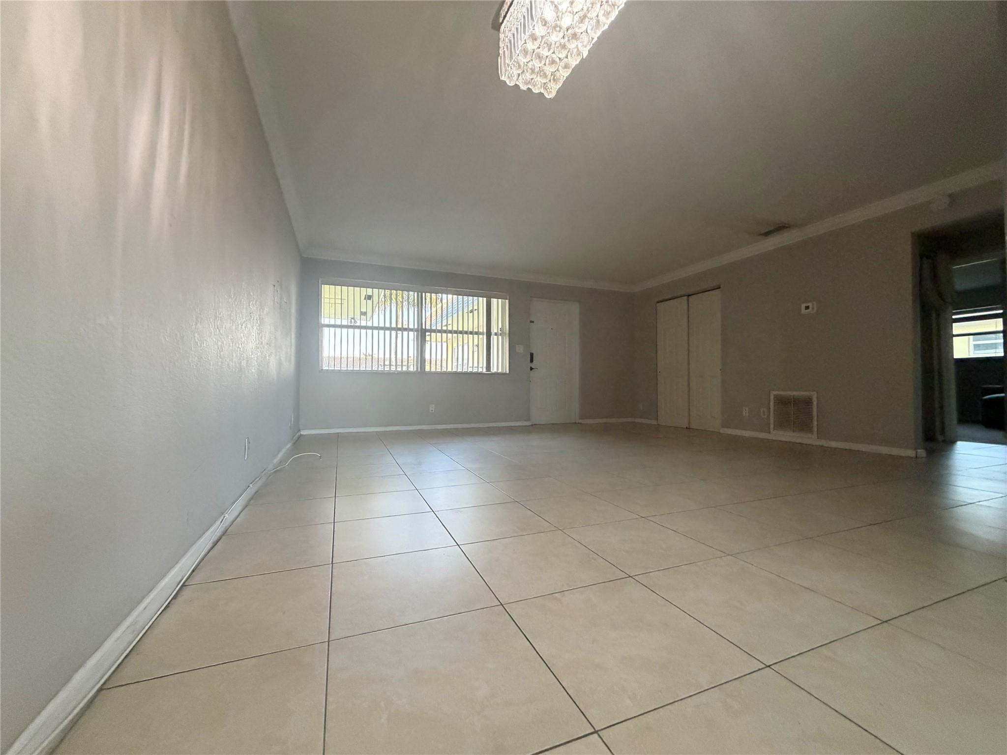 2110 NE 42nd #E Lighthouse Point, FL 33064