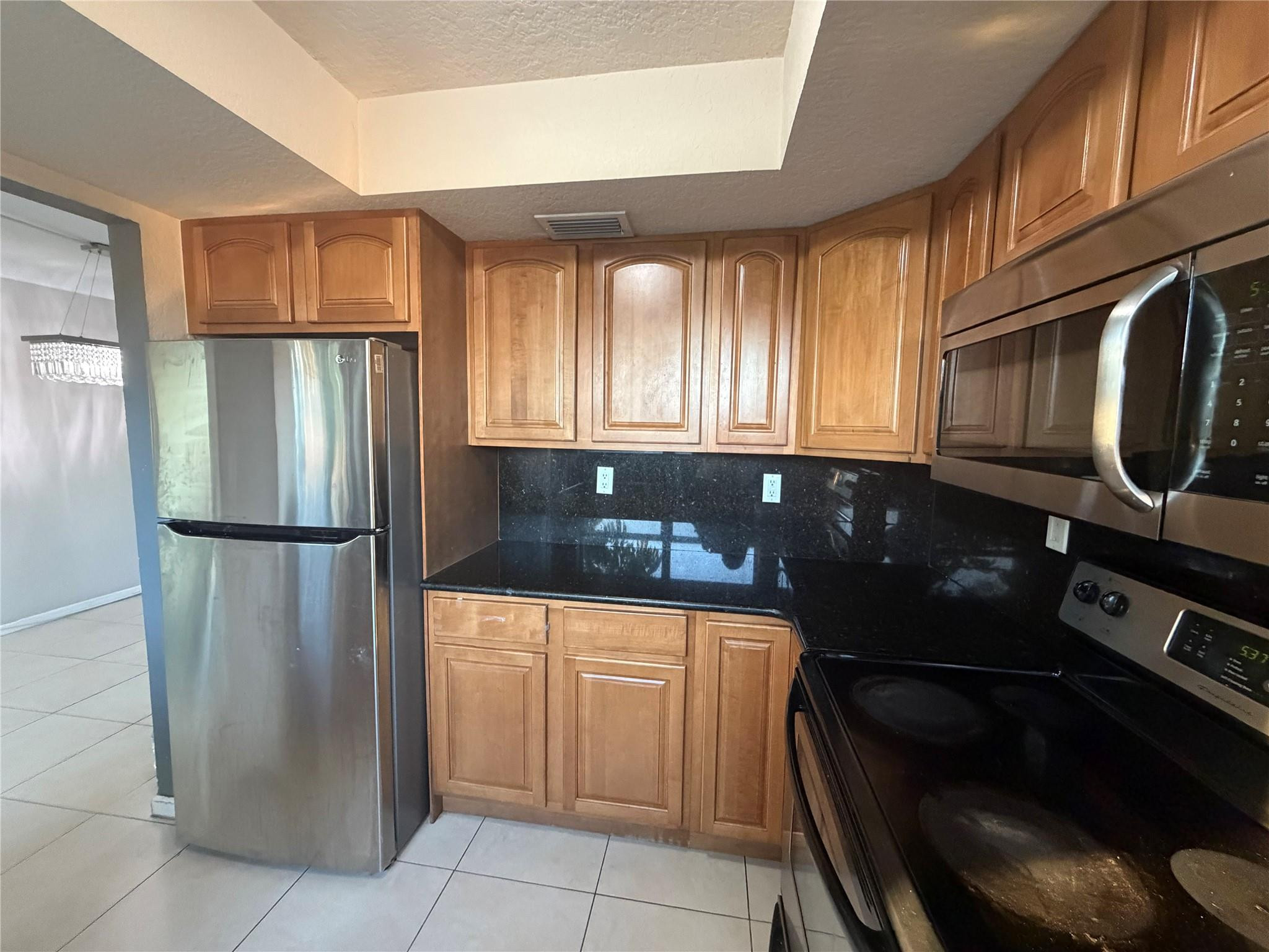 2110 NE 42nd #E Lighthouse Point, FL 33064