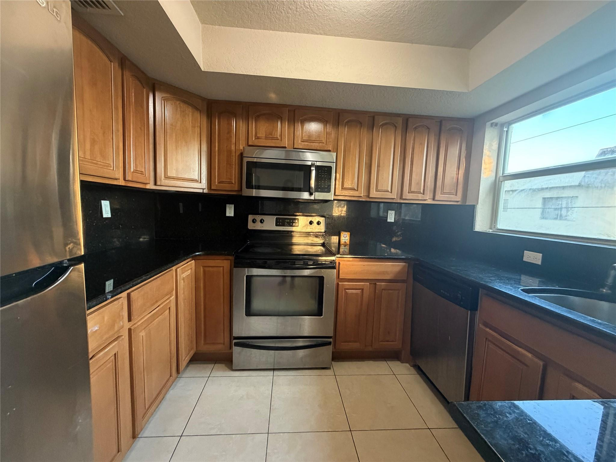 2110 NE 42nd #E Lighthouse Point, FL 33064