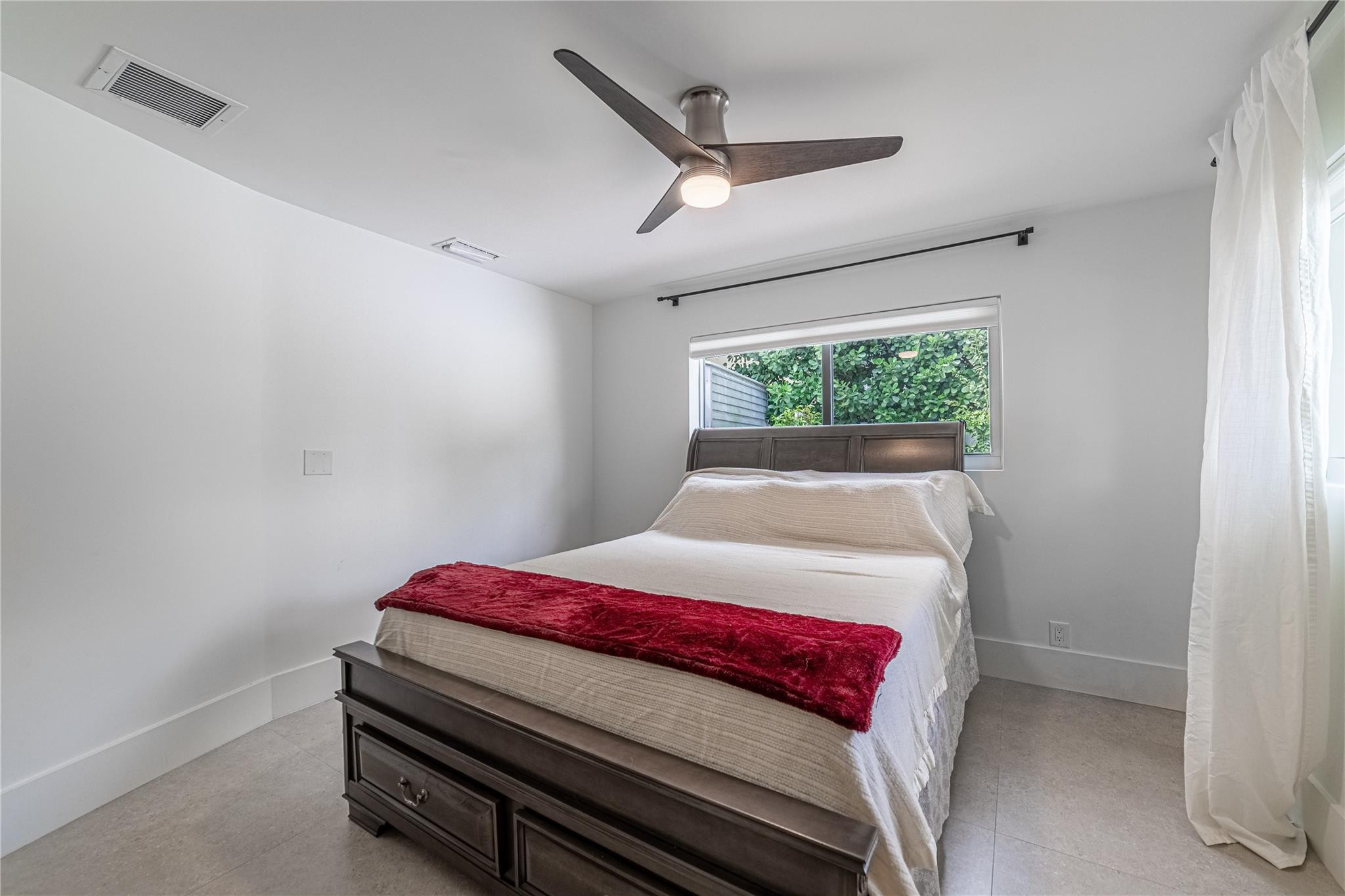 1412 NE 57th Fort Lauderdale, FL 33334