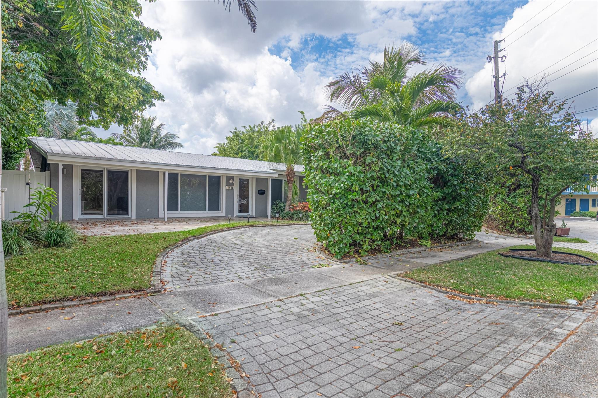 1412 NE 57th Fort Lauderdale, FL 33334