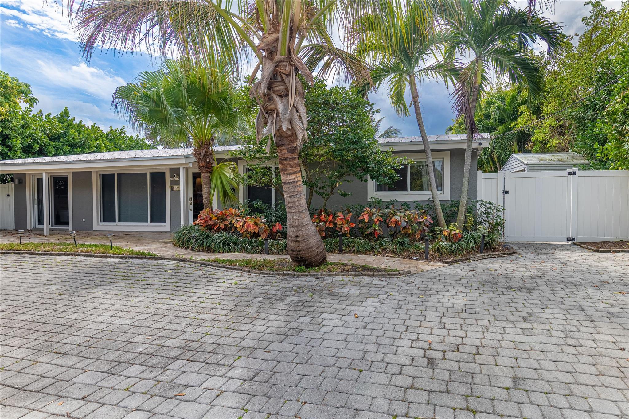 1412 NE 57th Fort Lauderdale, FL 33334