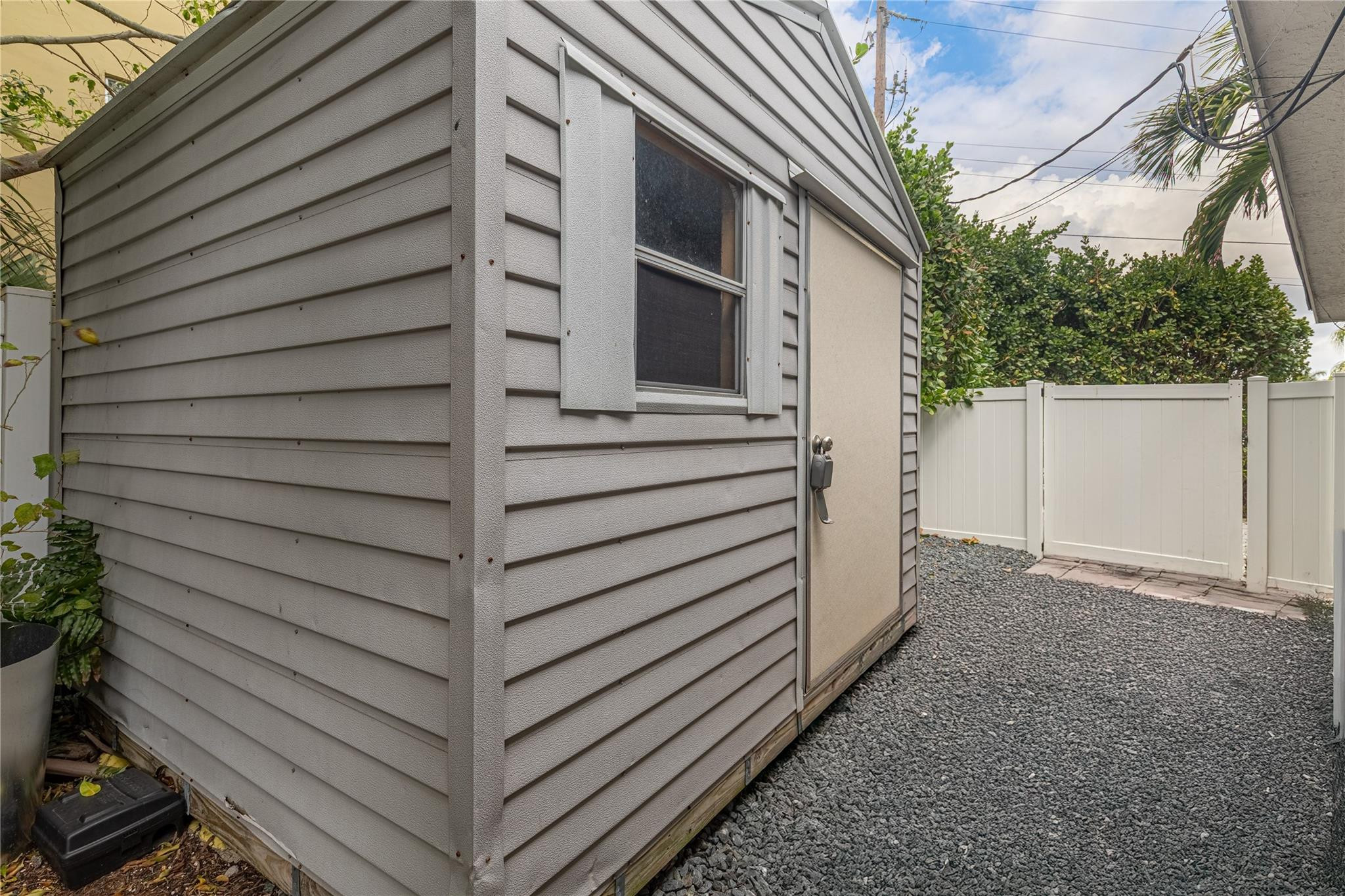 1412 NE 57th Fort Lauderdale, FL 33334