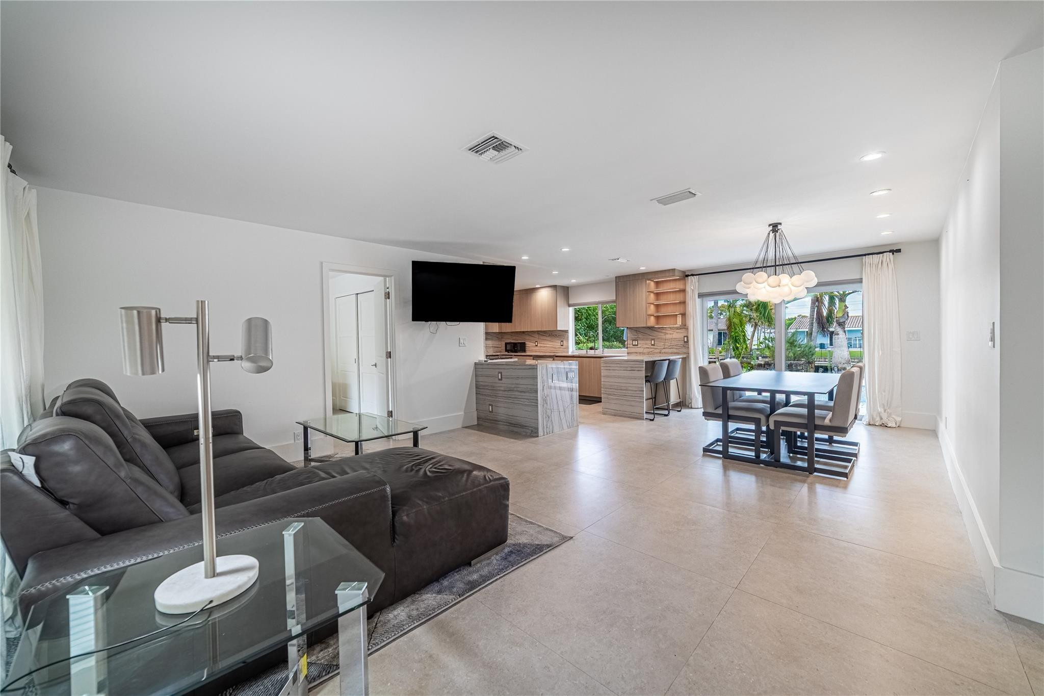 1412 NE 57th Fort Lauderdale, FL 33334