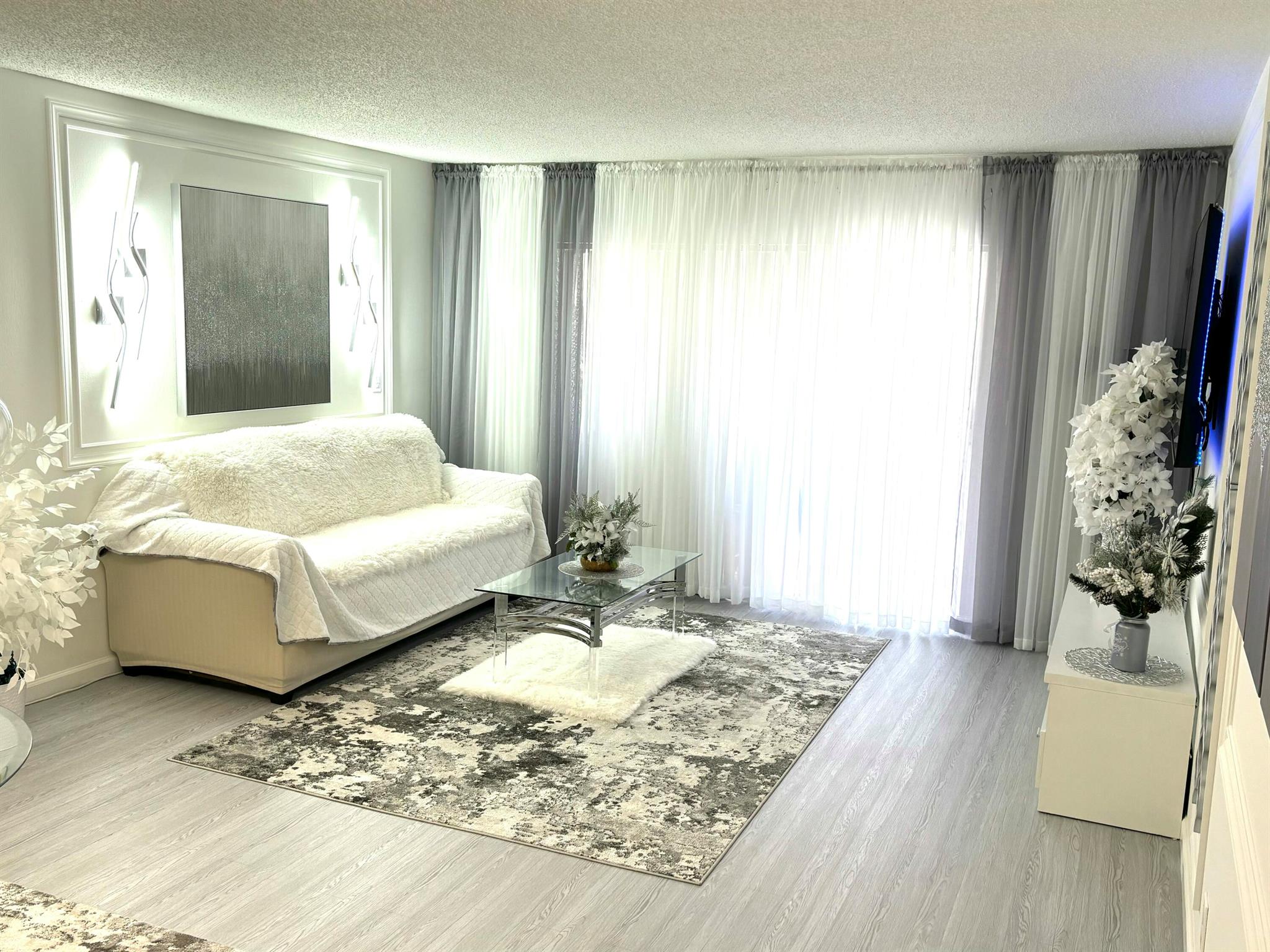 1000 NE 14th Ave #306