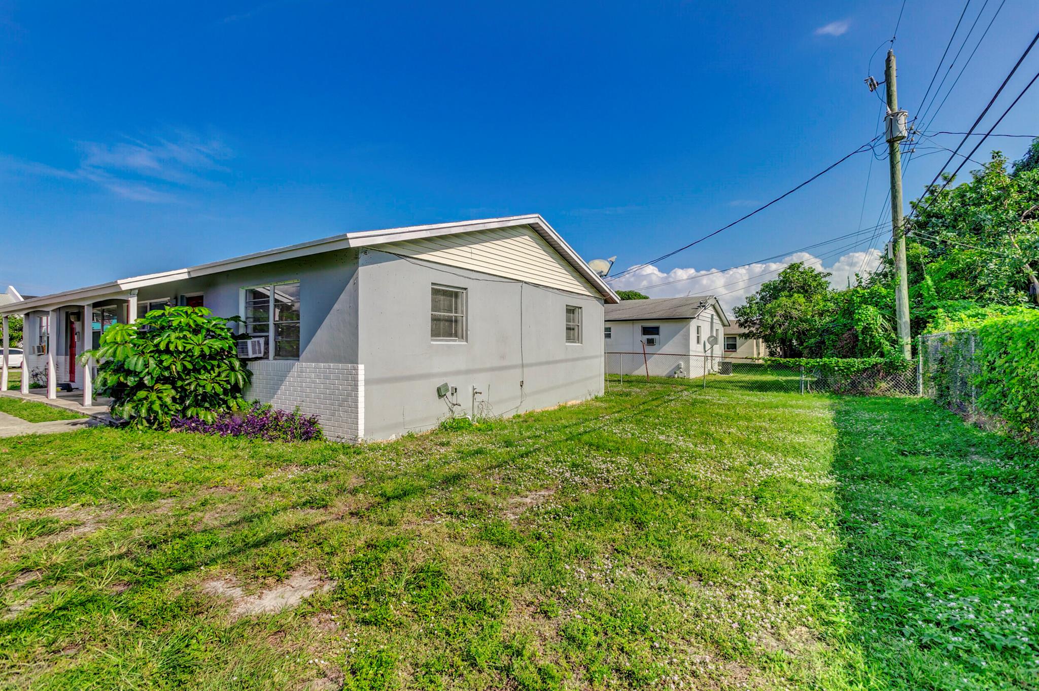 461 Silver Bch Rd #1 Riviera Beach, FL 33403