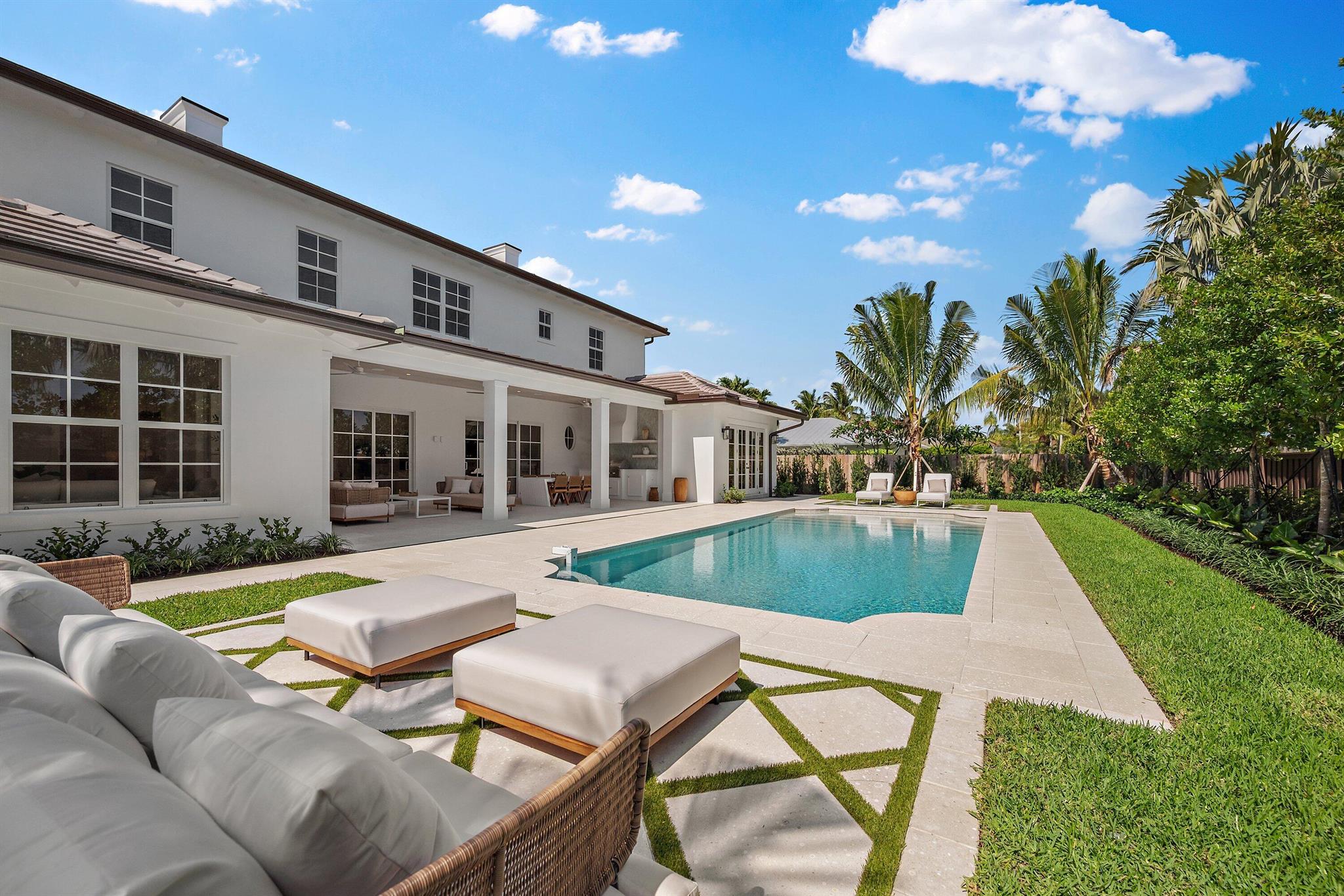 556 Greenway Dr,North Palm Beach, FL 33408