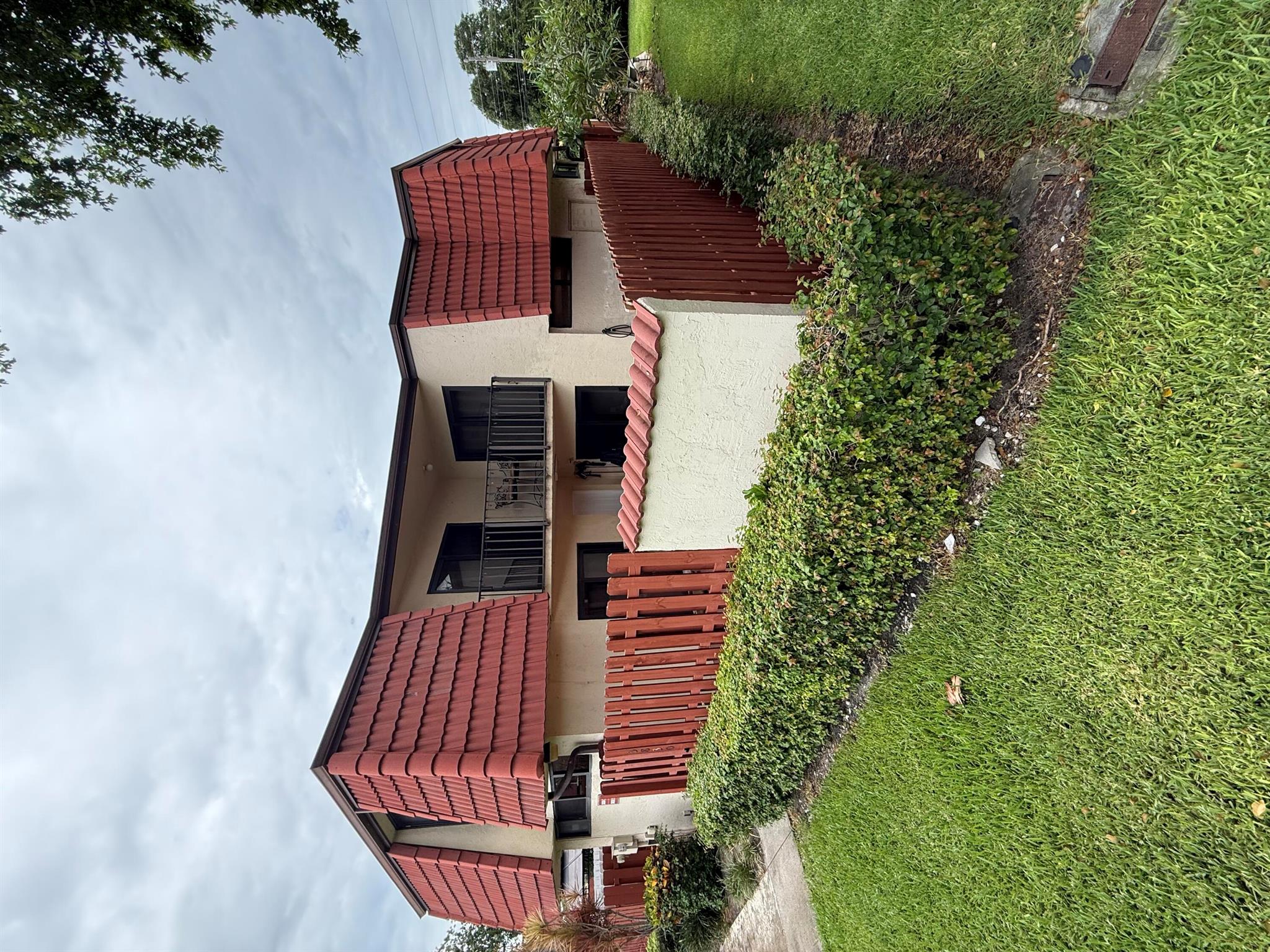 3830 Victoria Dr
