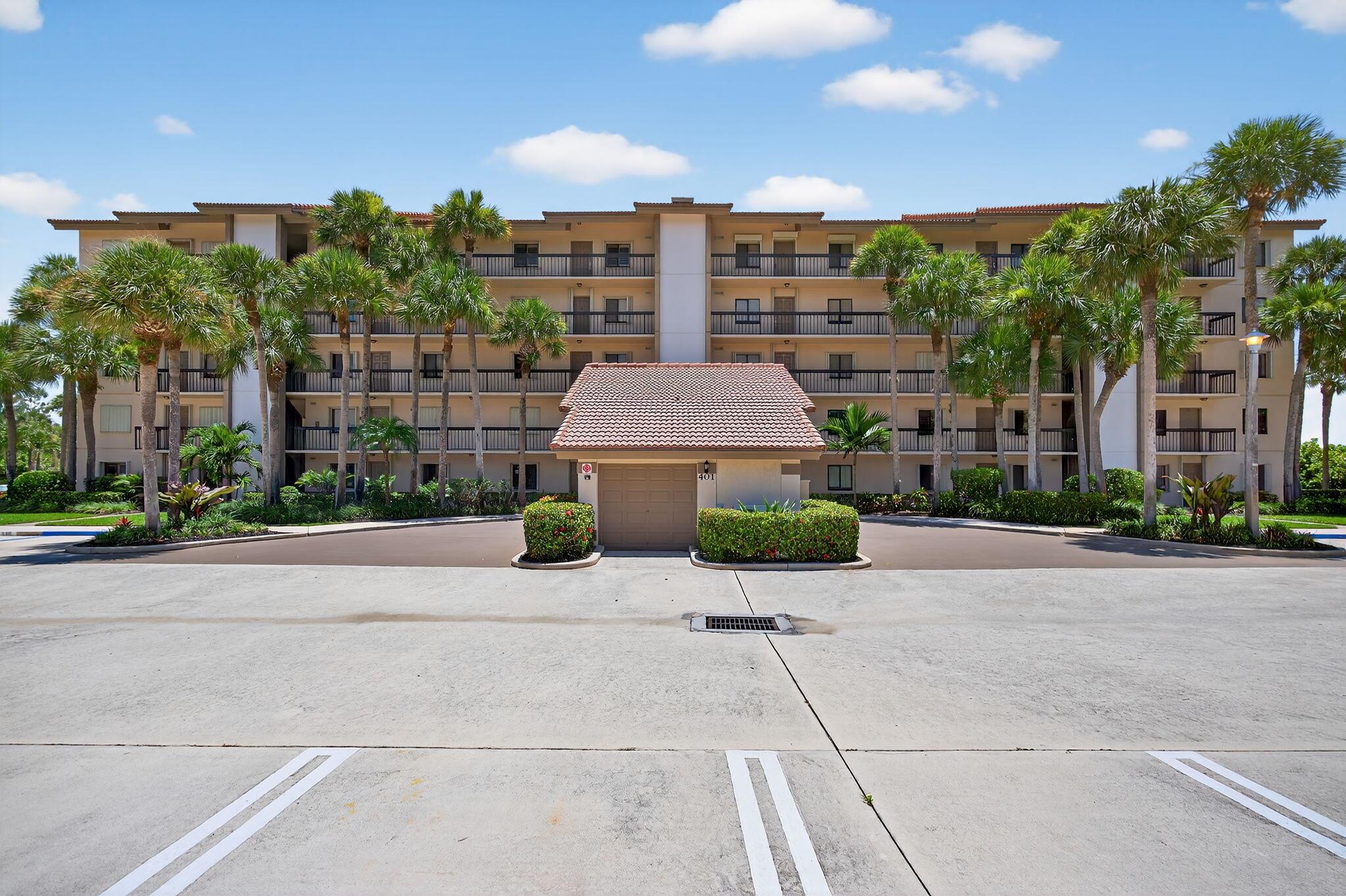 401 Ocean Blfs Blvd #205 Jupiter, FL 33477