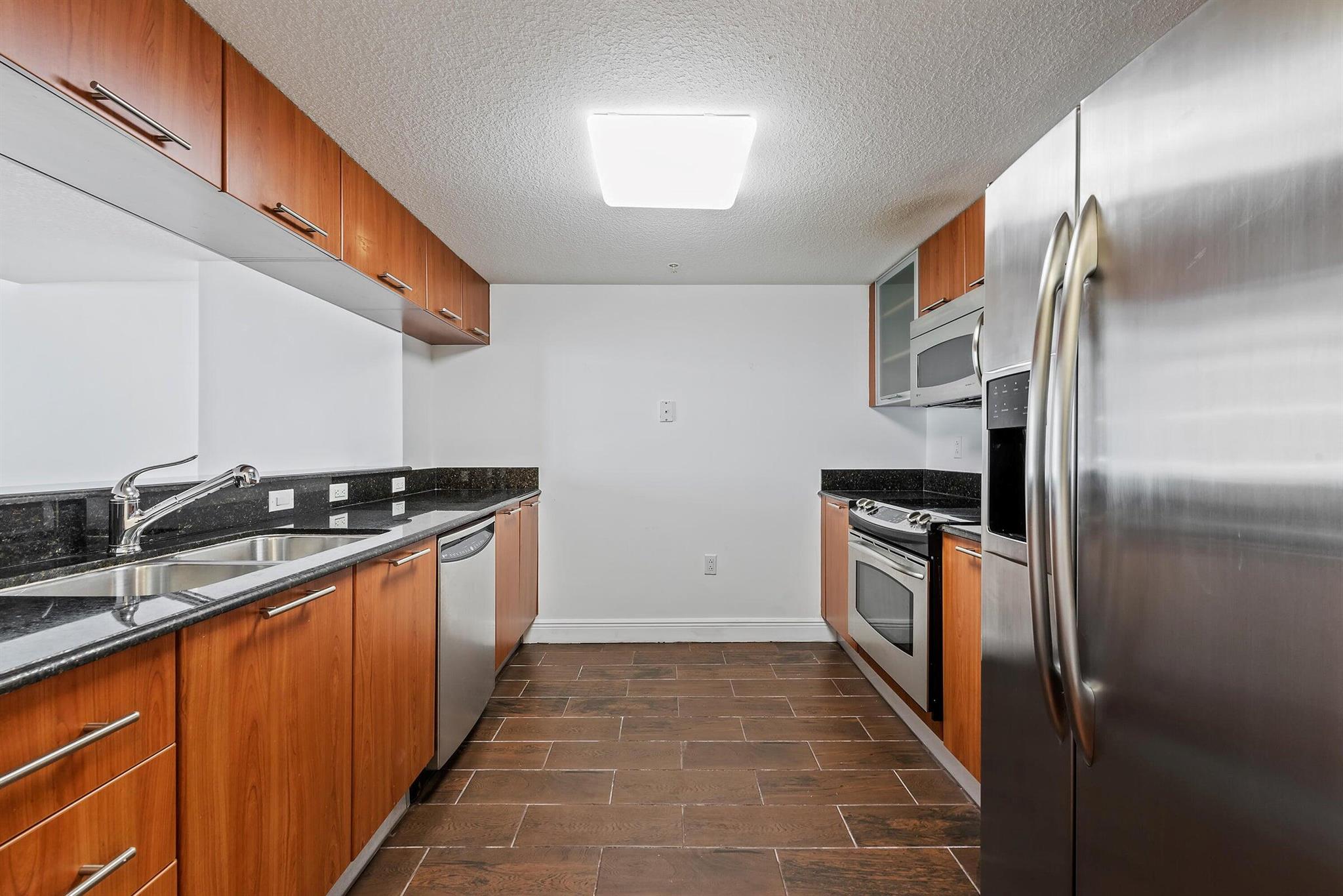 image 1800 CLUB CONDO10