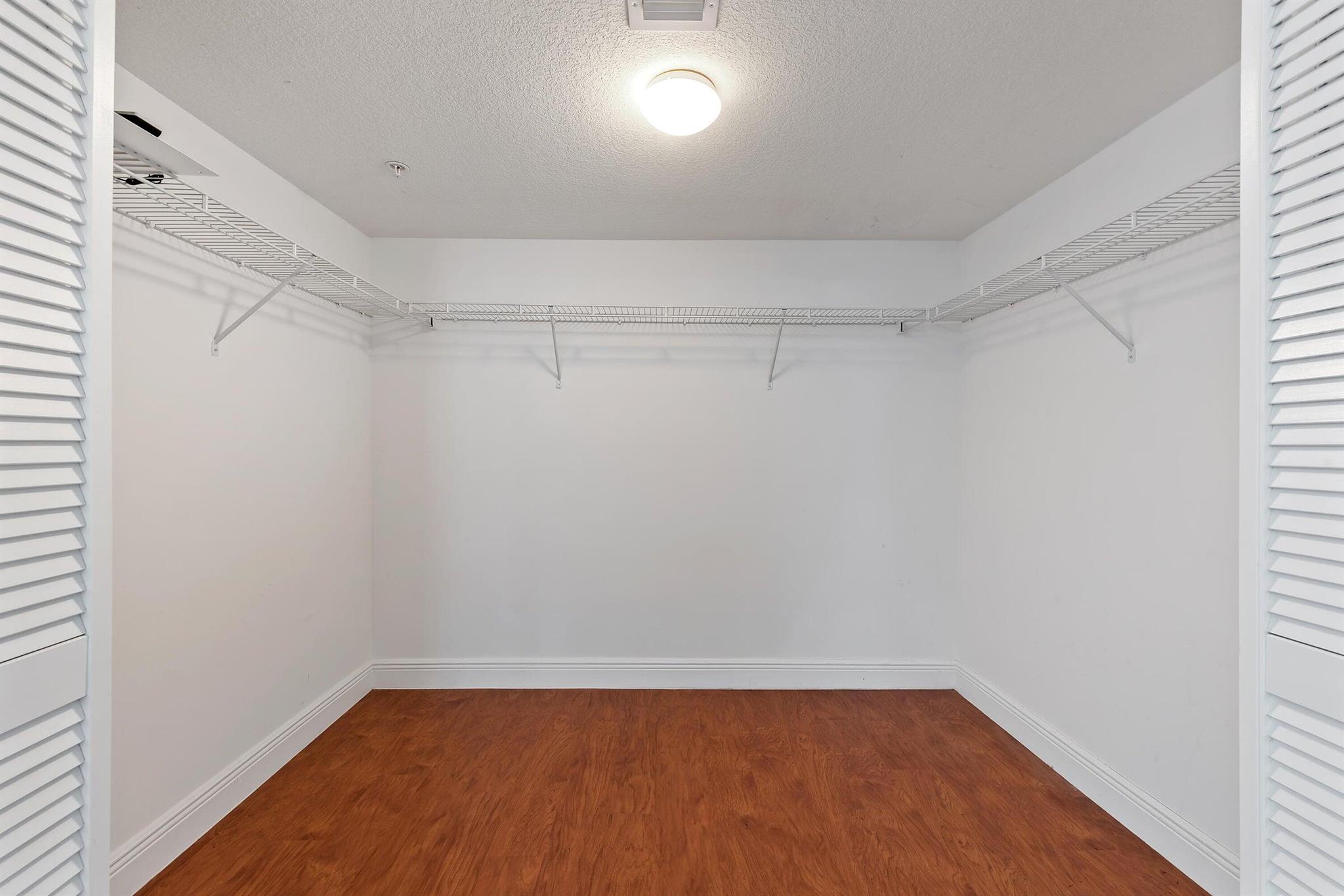 image 1800 CLUB CONDO16