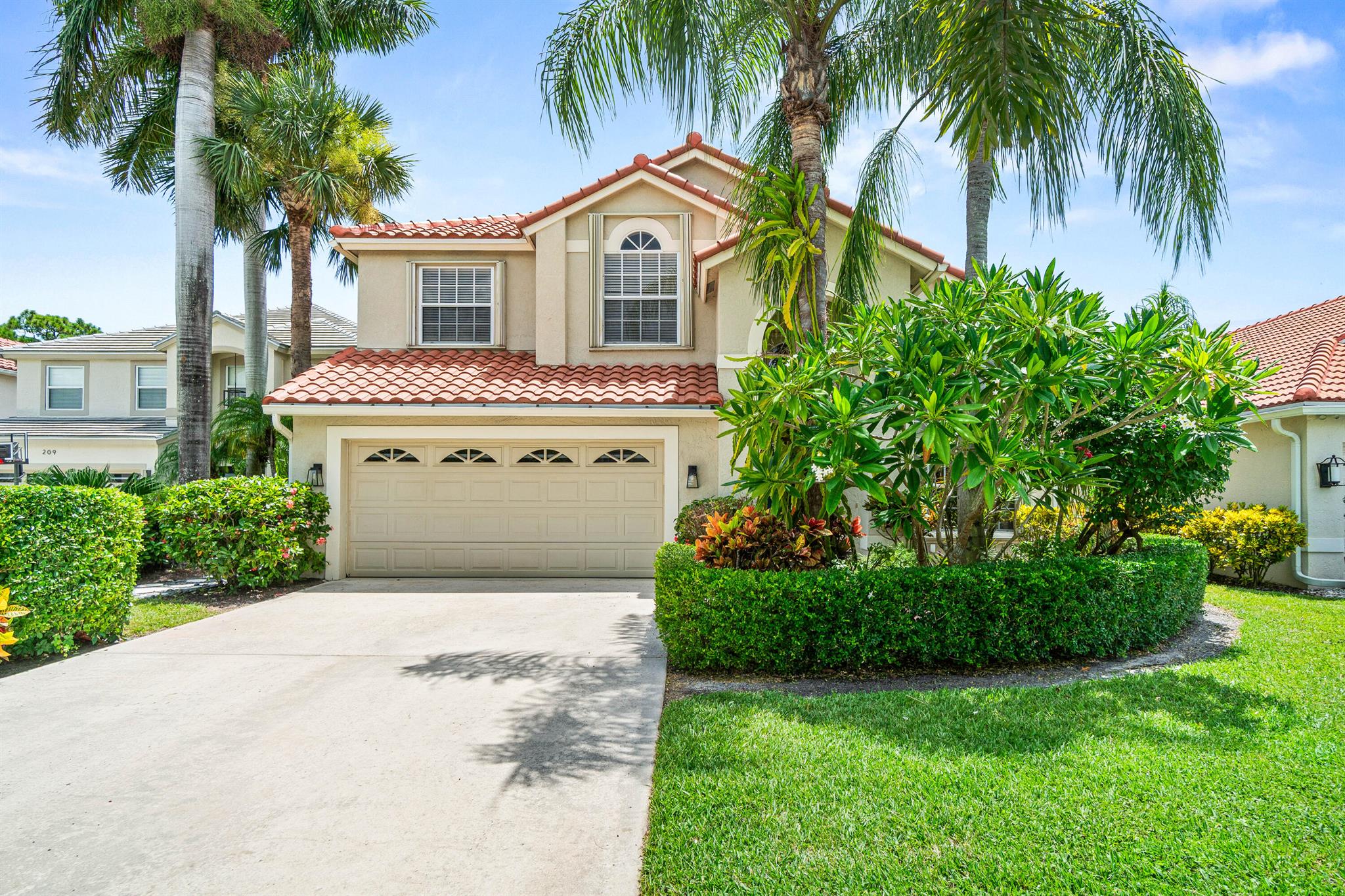 207 Pennock Trace Dr