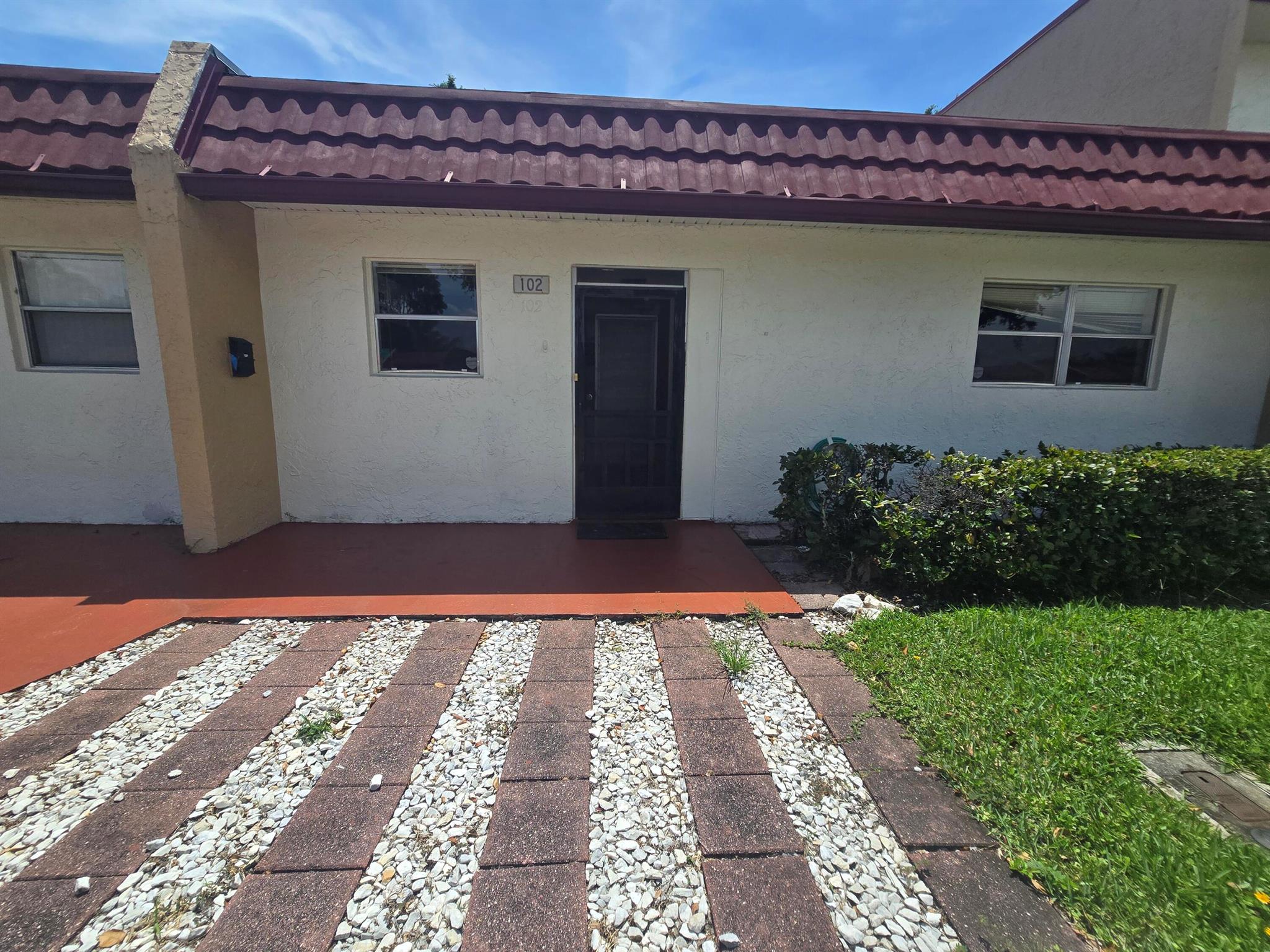 102 Lake Anne Dr