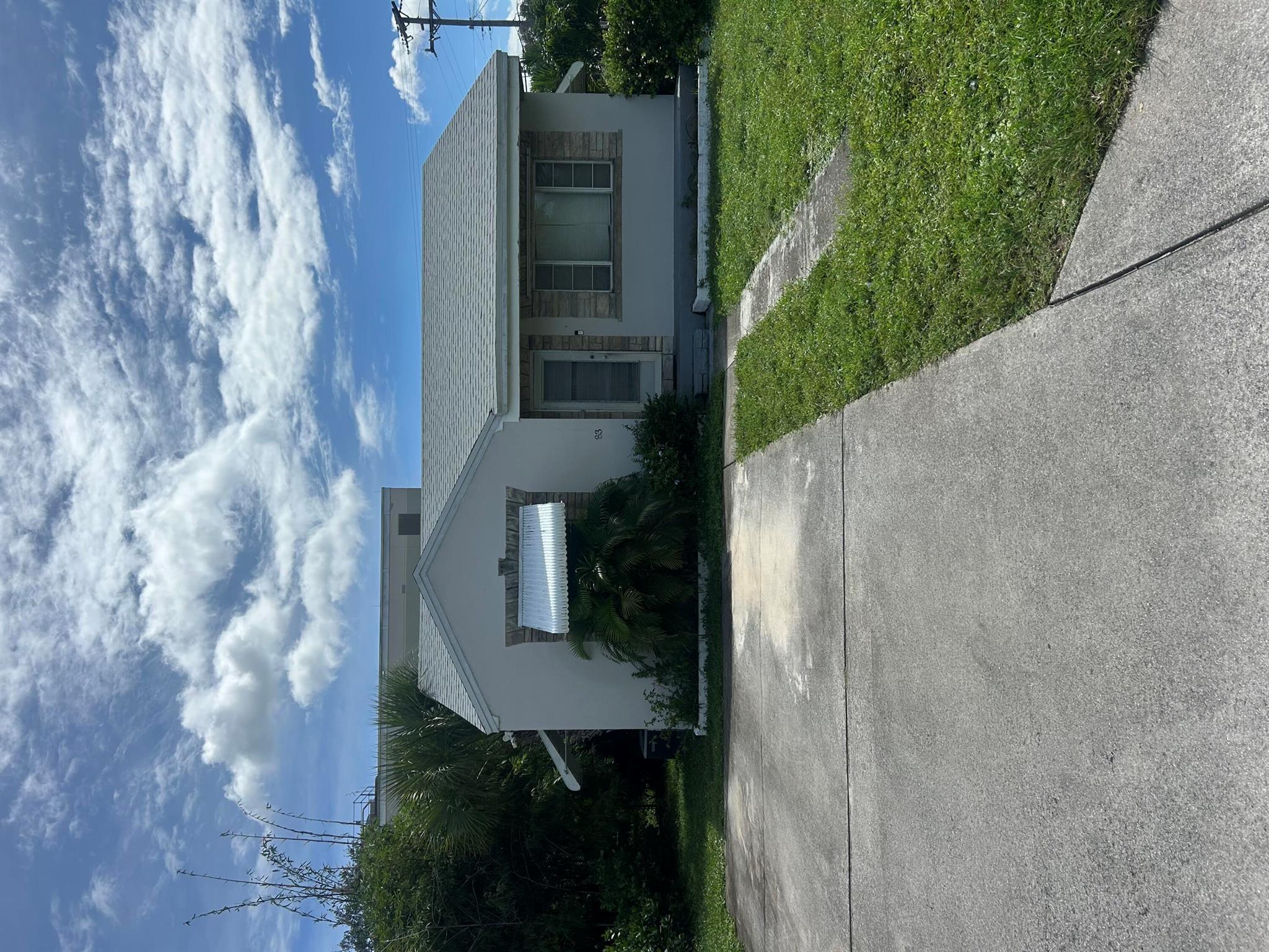 83 W 37th St