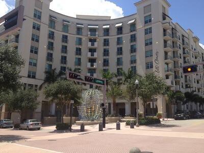 610 Clematis St #427