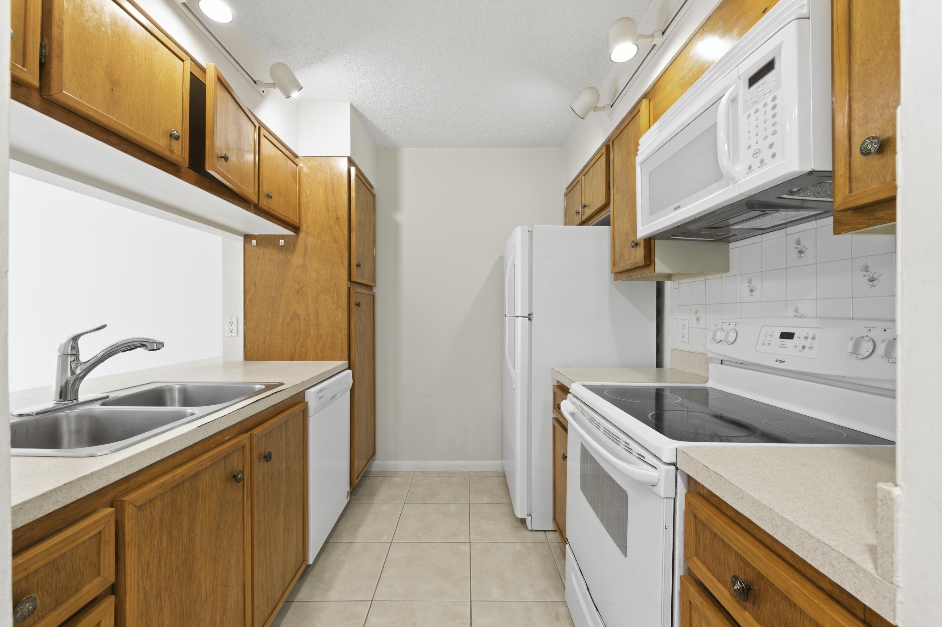 6375 Riverwalk Ln #4 Jupiter, FL 33458