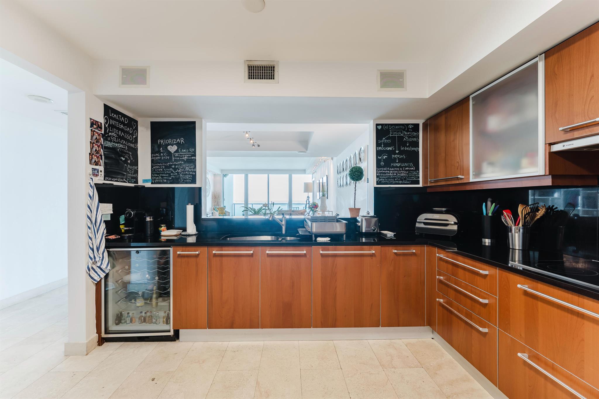 image Jade Residences At Bricke3