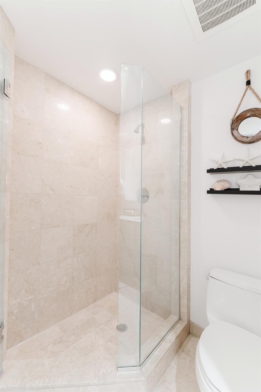 image Jade Residences At Bricke5