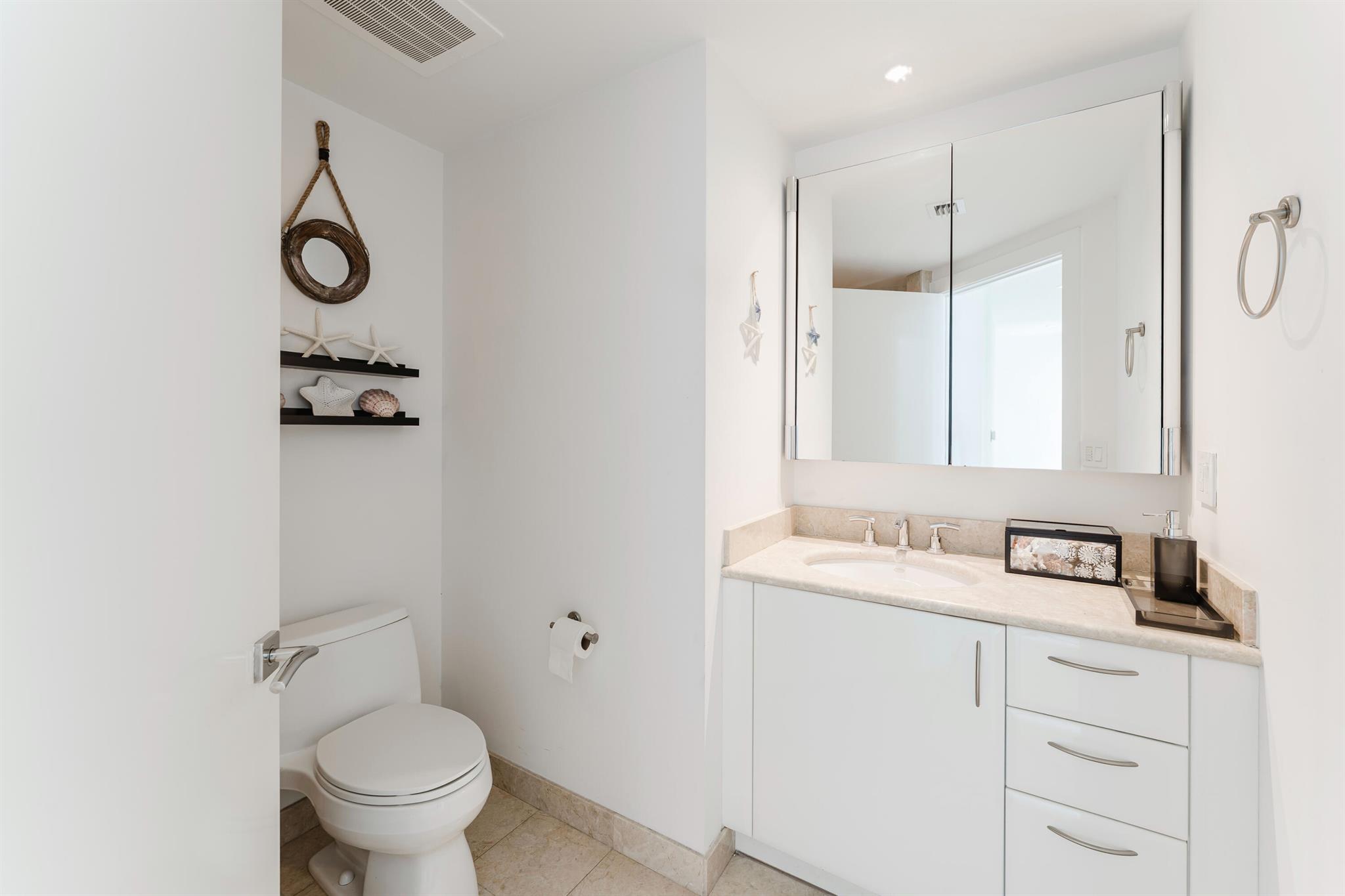 image Jade Residences At Bricke7