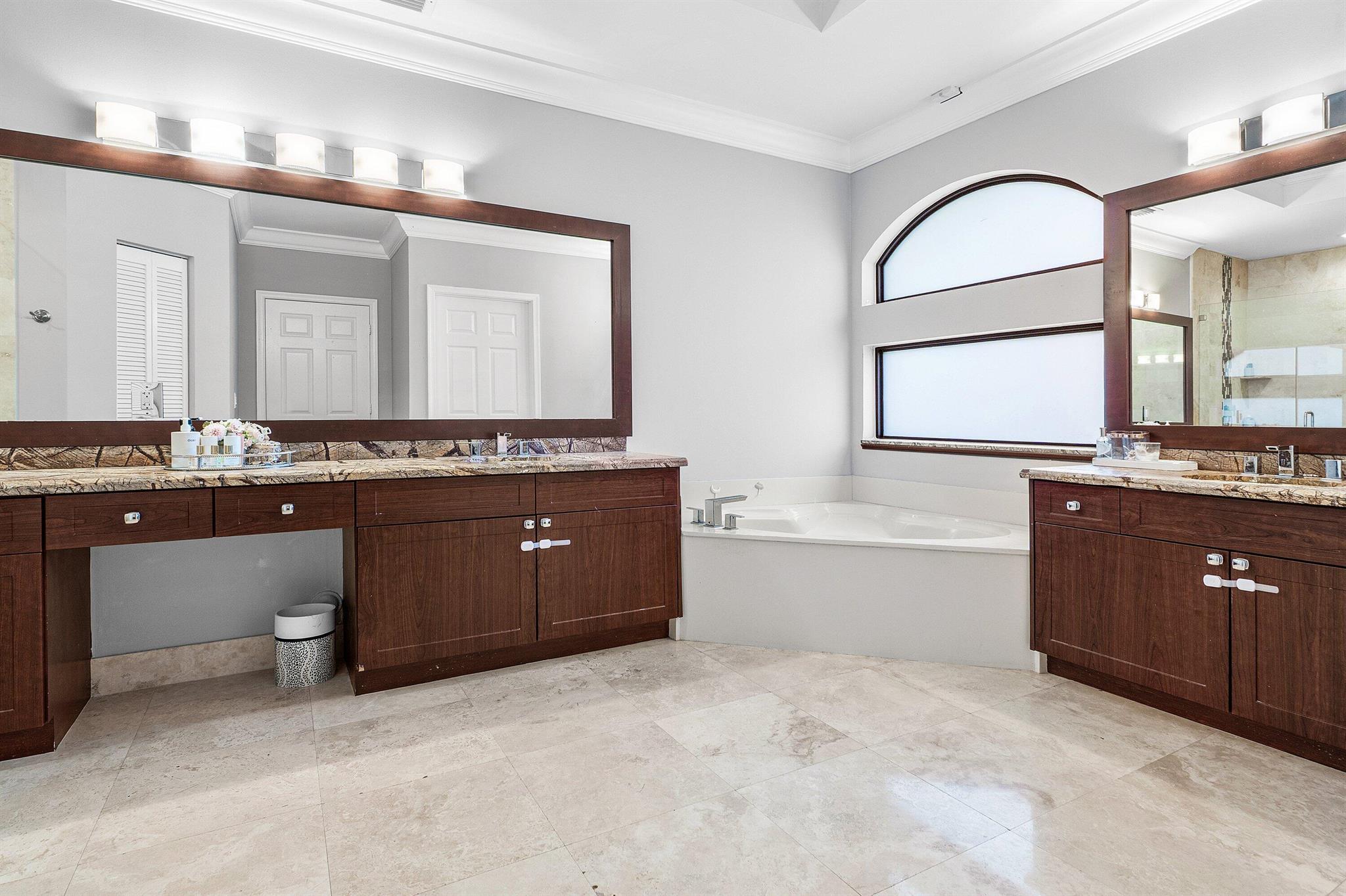 7056 NW 67th Ter Parkland, FL 33067