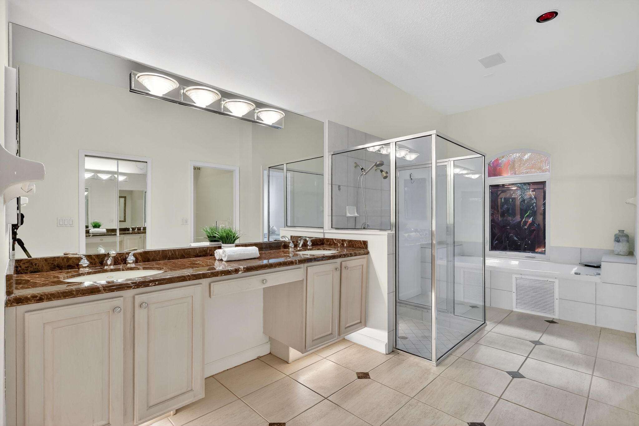 18981 SE Outrigger Jupiter, FL 33458