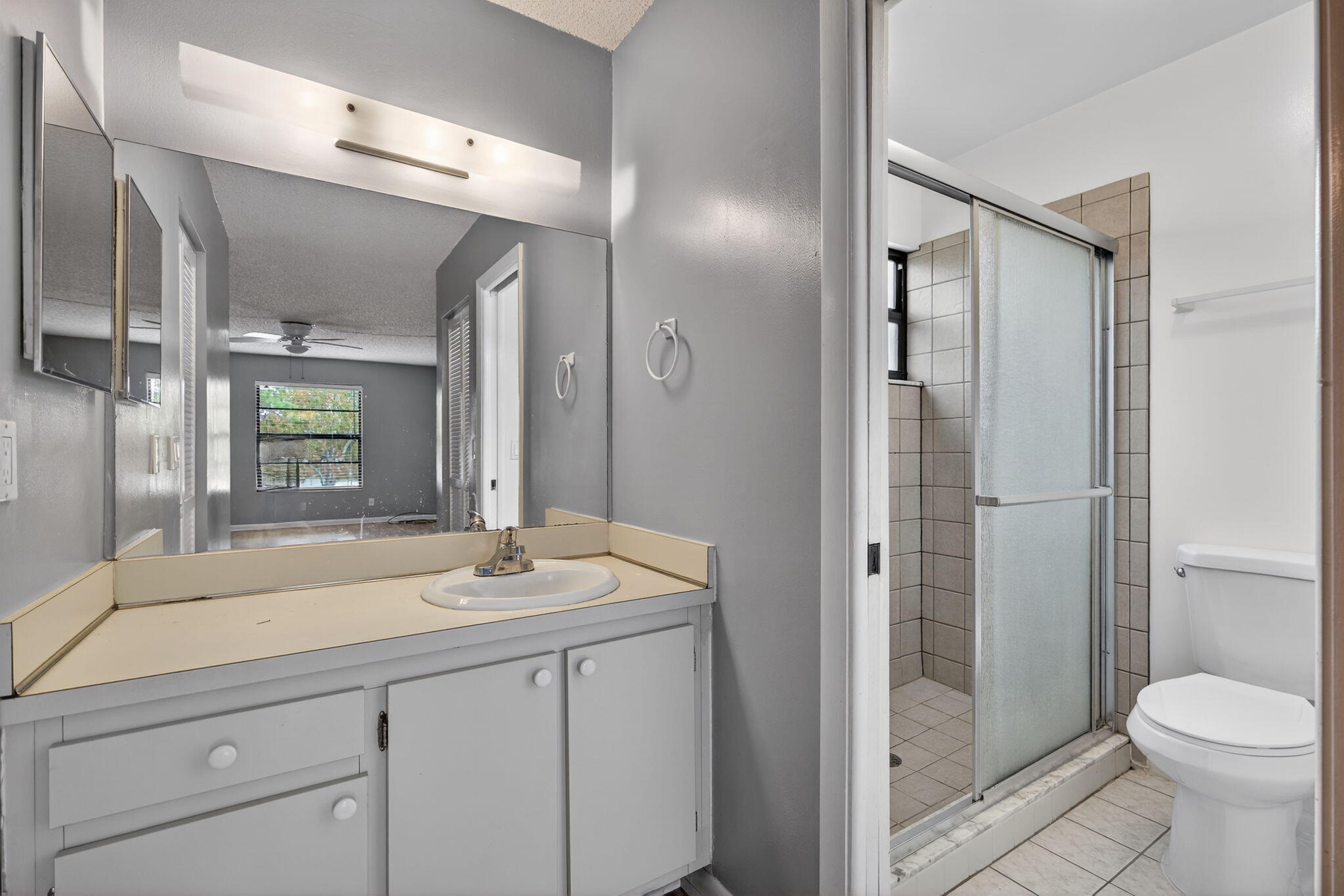 707 Stonewood #19c Jupiter, FL 33458